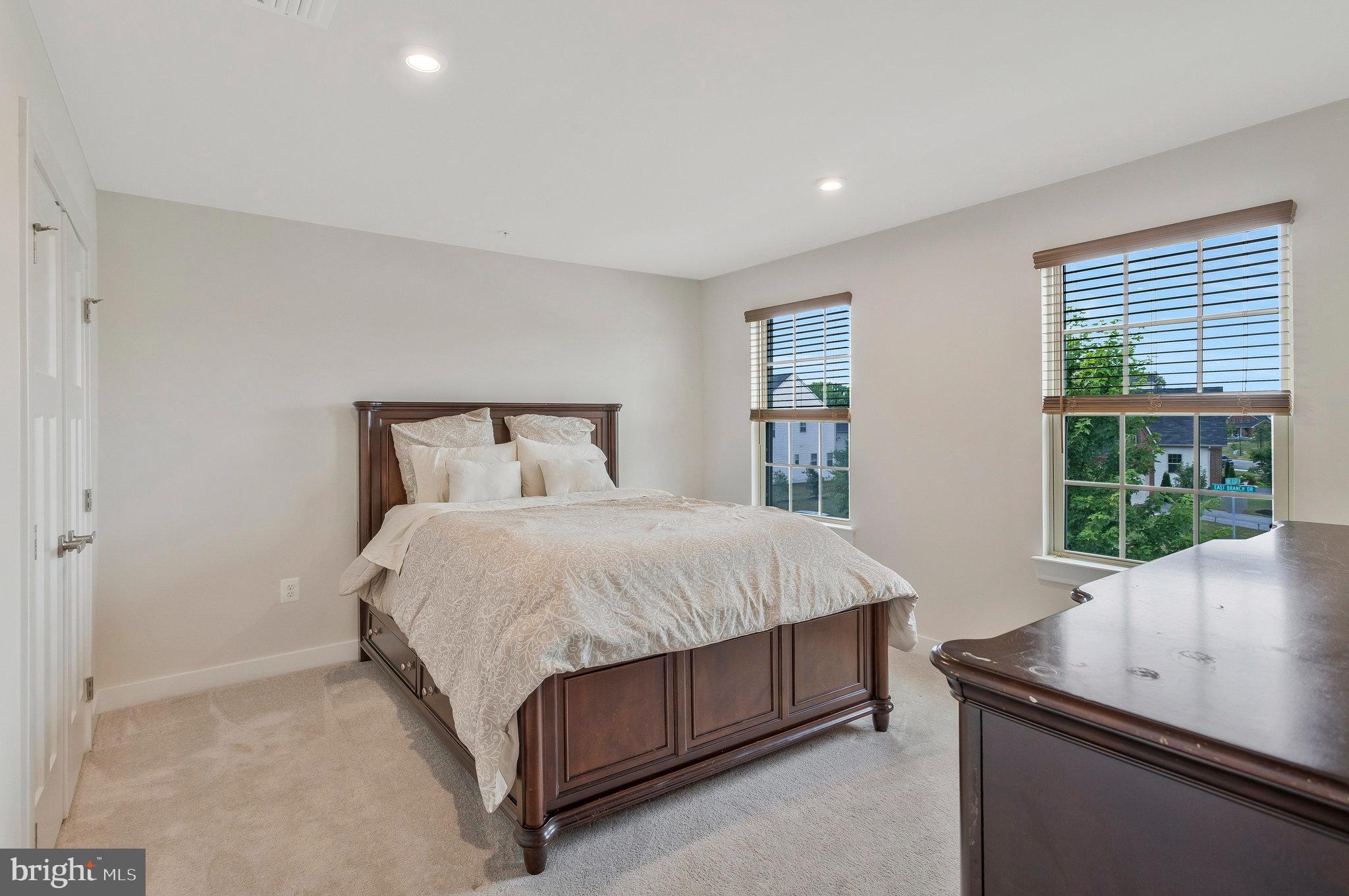 TIMOTHY BRANCH SINGLES - Residential