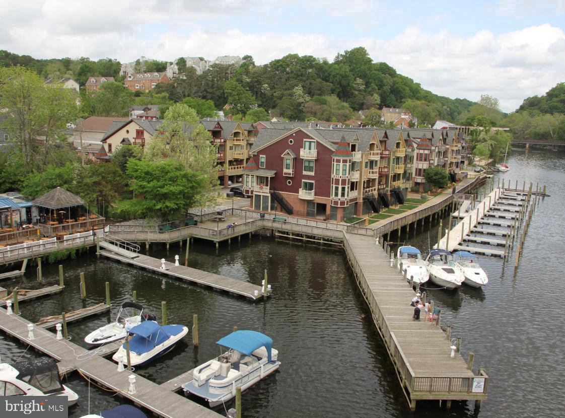 OCCOQUAN RIDGE CONDO - Residential
