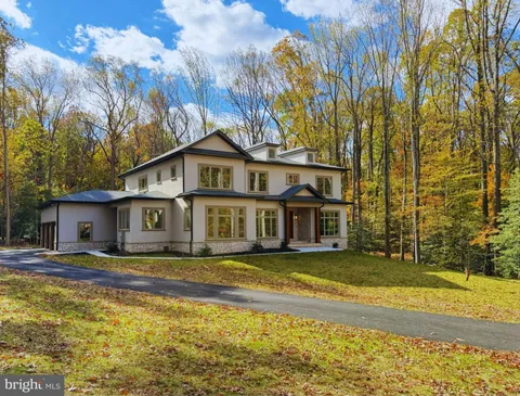 11121 Elmview Place, Great Falls, VA MLS: VAFX2236544