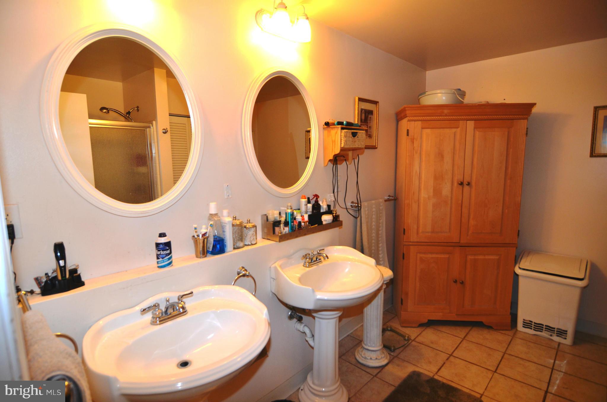 NORTH INDIAN HEAD ESTATES - Residential Lease