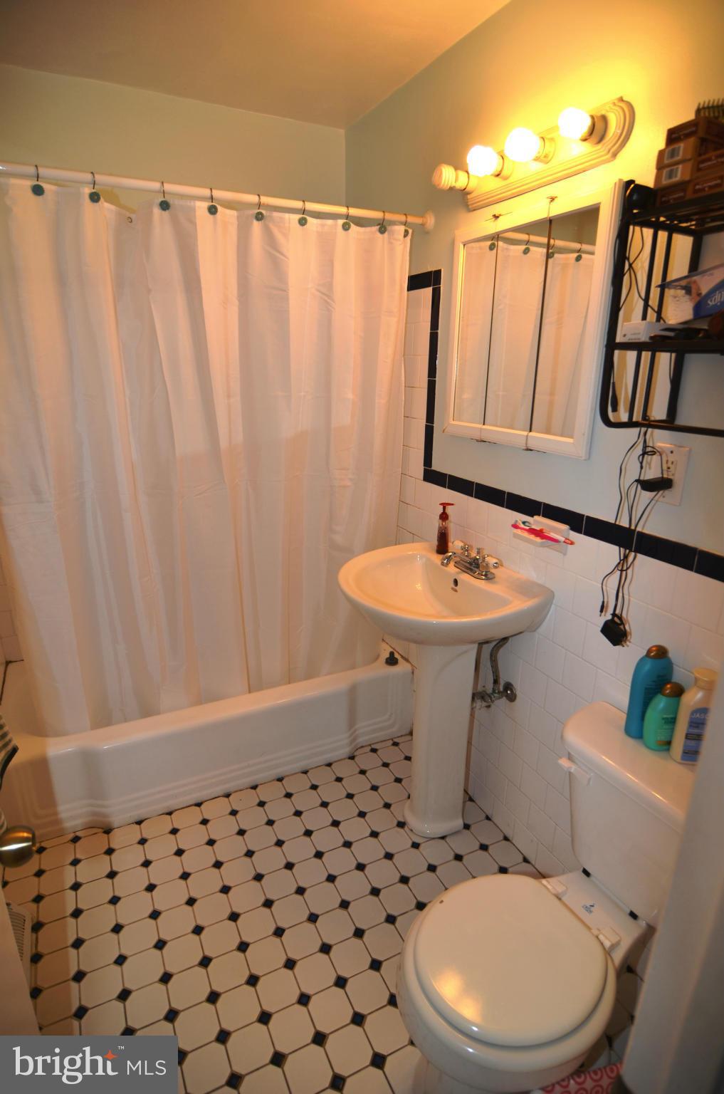 NORTH INDIAN HEAD ESTATES - Residential Lease