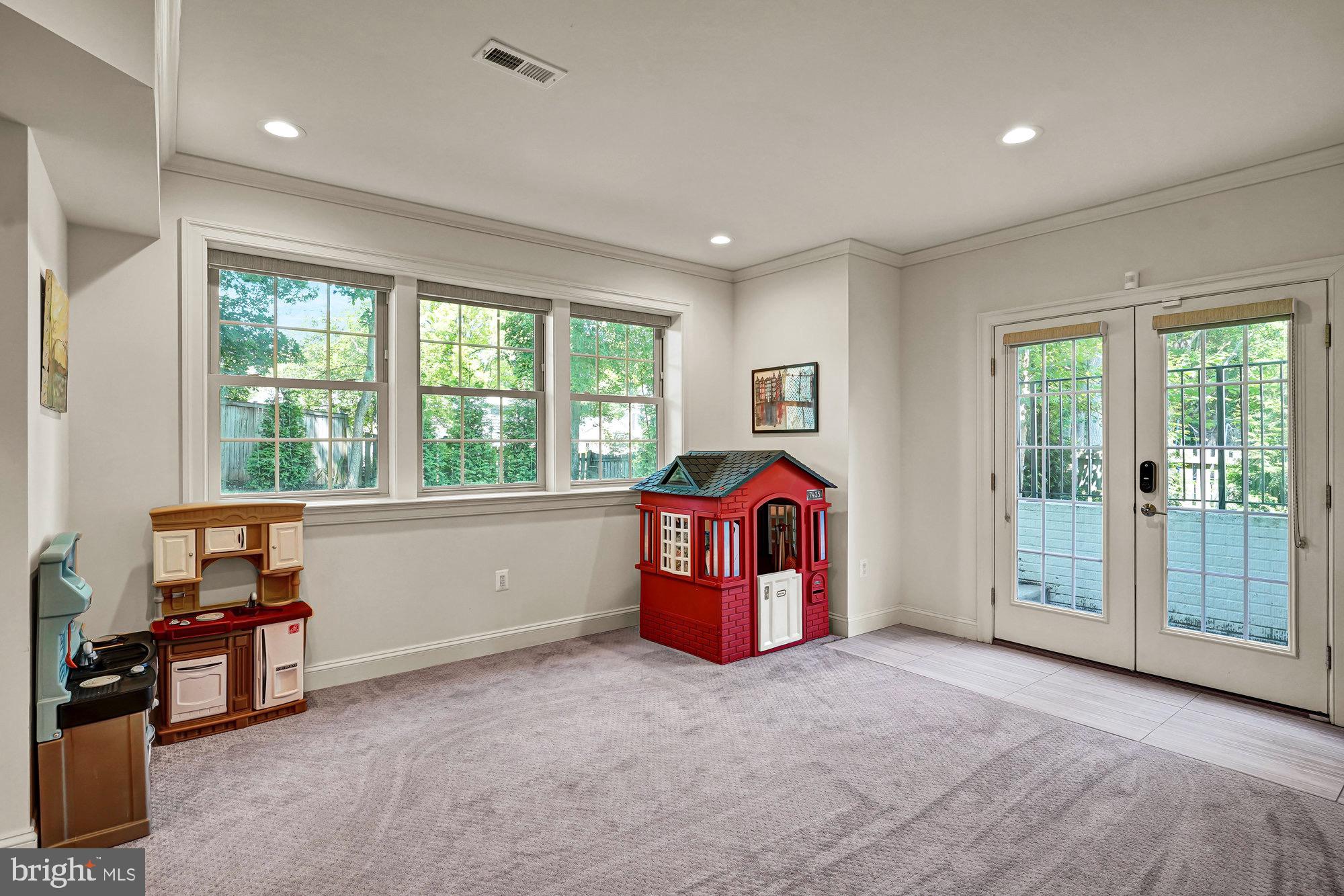 EUDORA - Residential