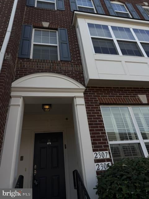 Photo of 2307 Kew Gardens Drive, WOODBRIDGE, VA 22191 (MLS # VAPW2133422)