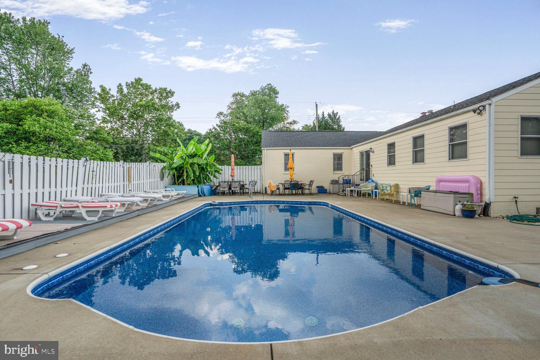 6012 BROOKLAND ROAD