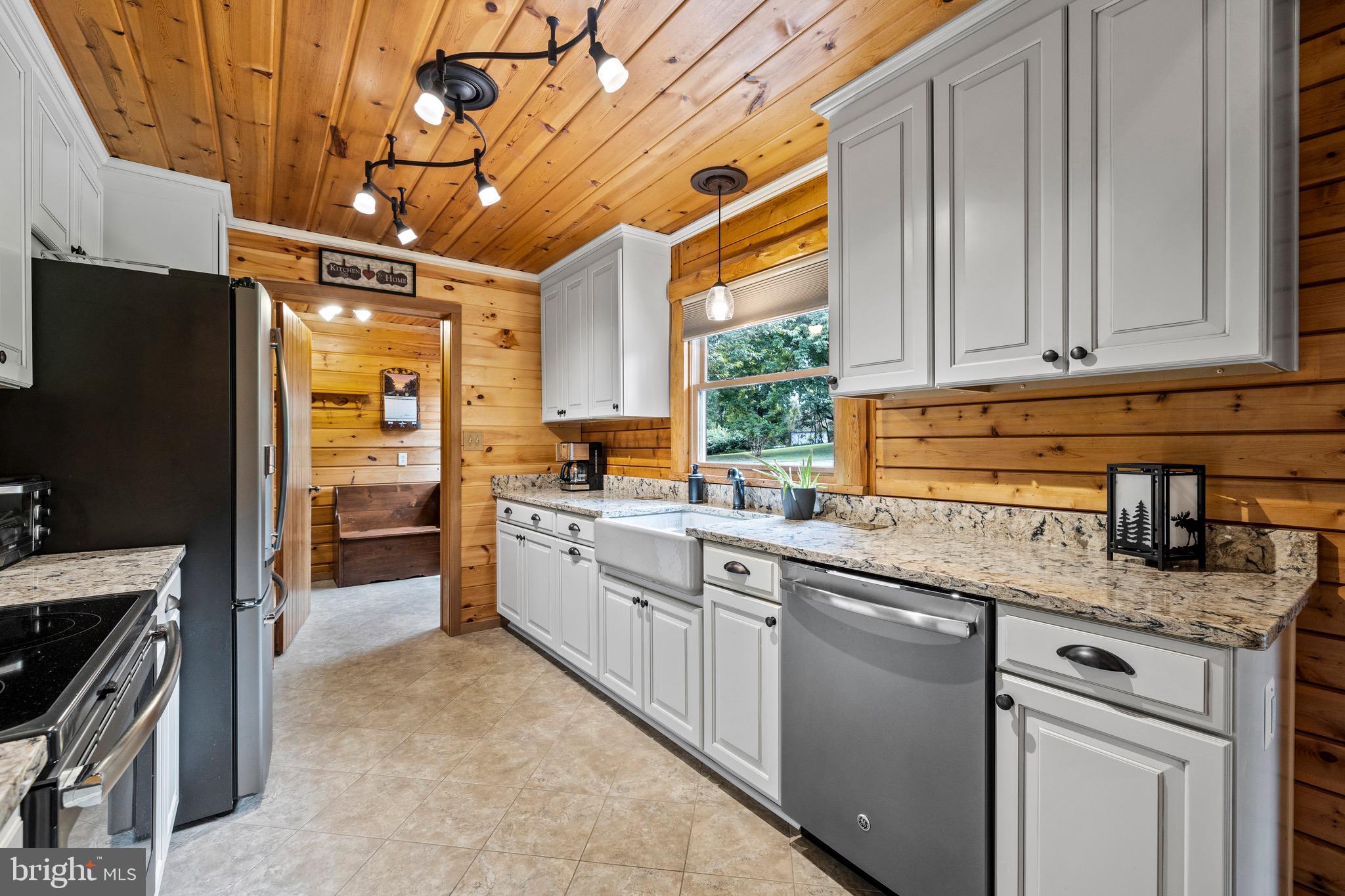 BUNKER HILL ESTATES - Residential