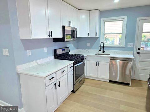 10 DINSMORE AVENUE GLEN BURNIE MD 21061