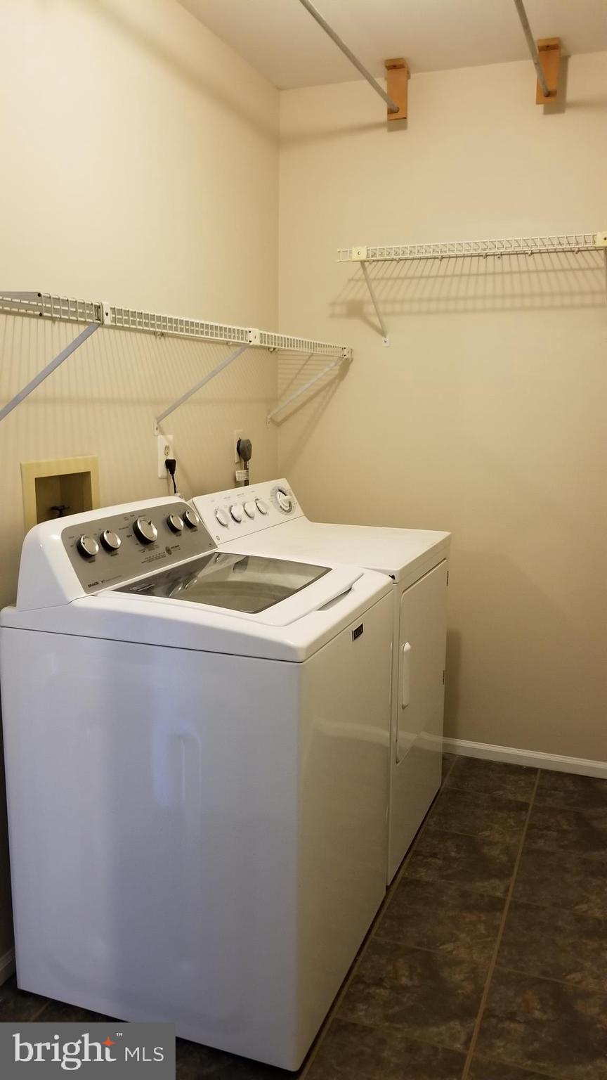 LONG REACH - Residential Lease