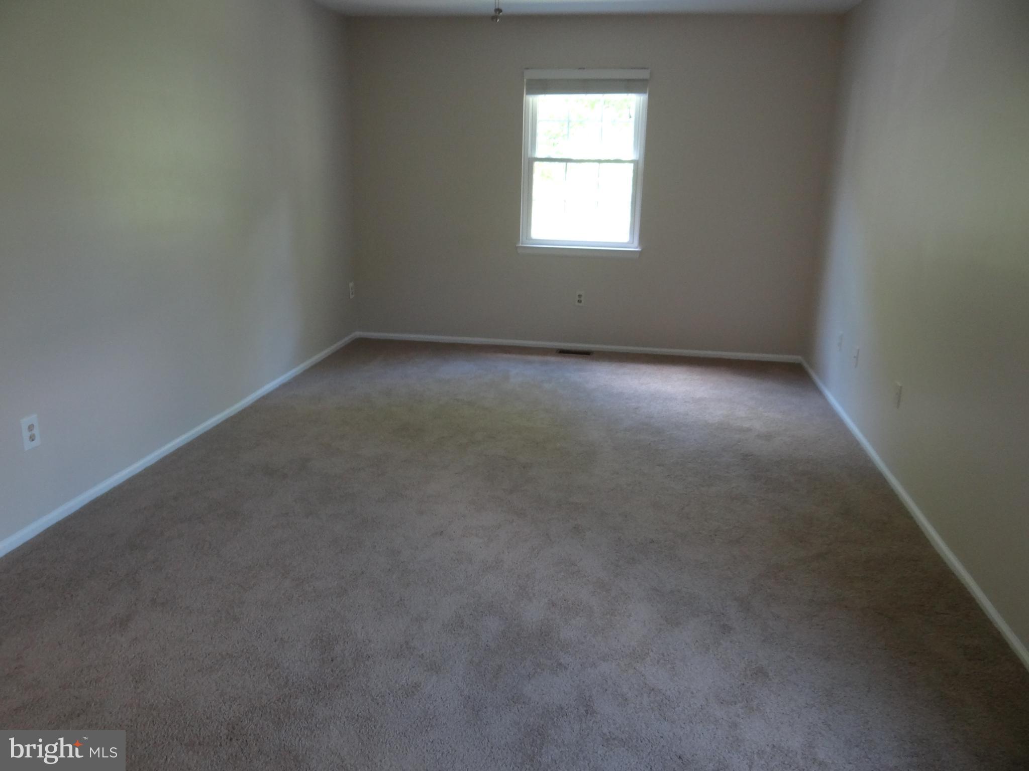 LONG REACH - Residential Lease