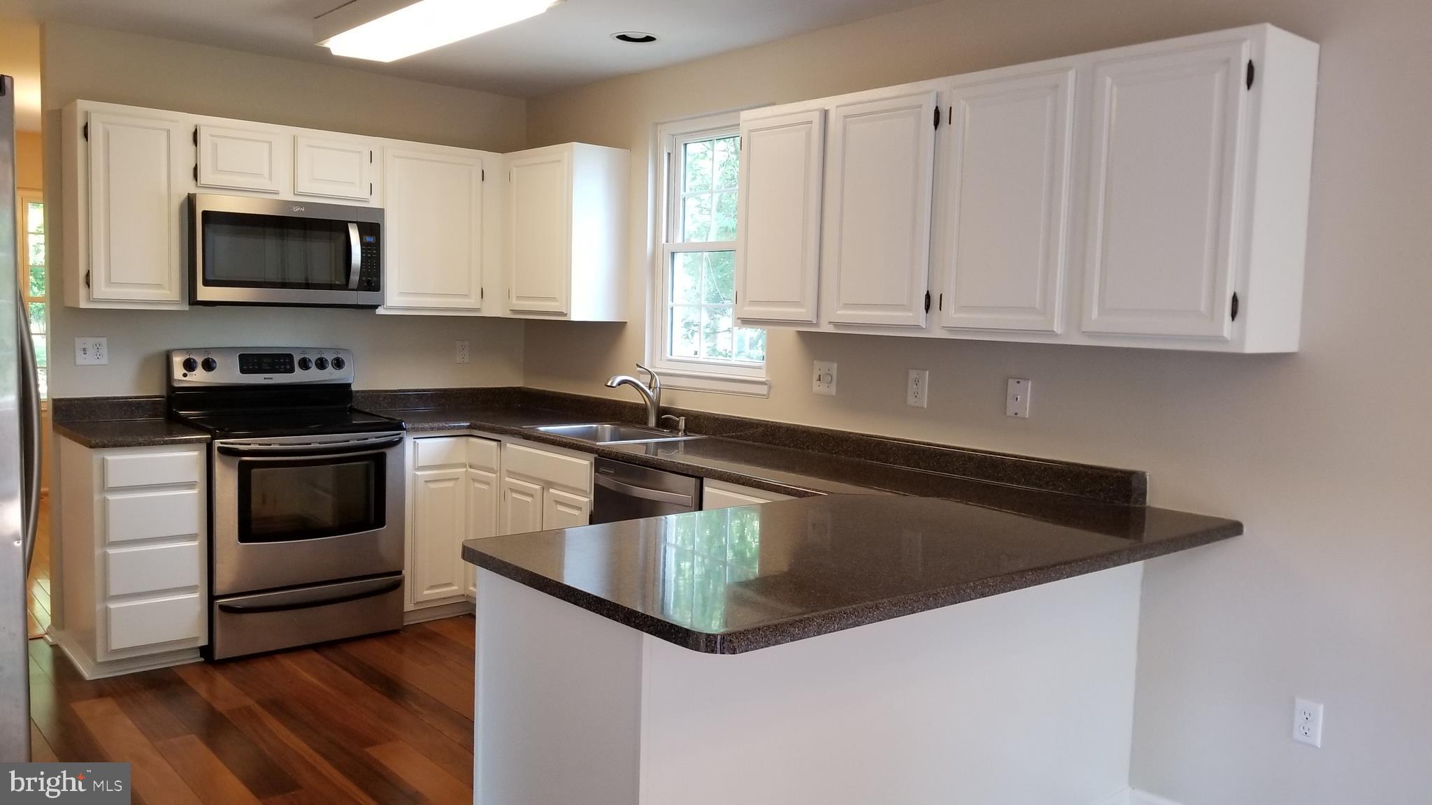 LONG REACH - Residential Lease