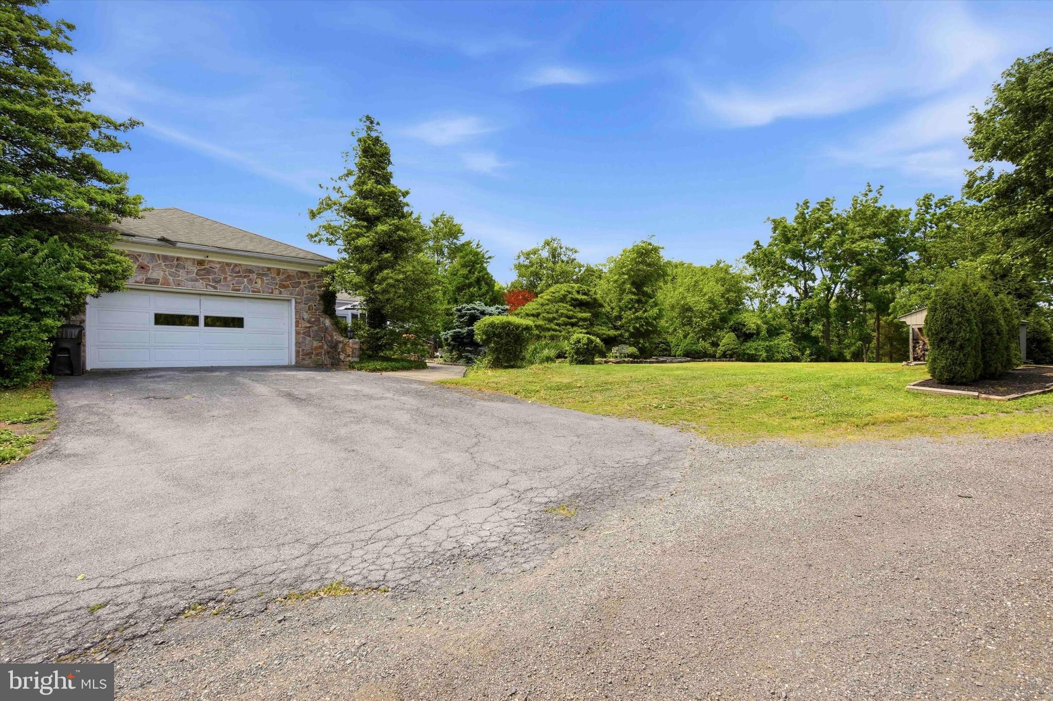 431 E MOYER ROAD