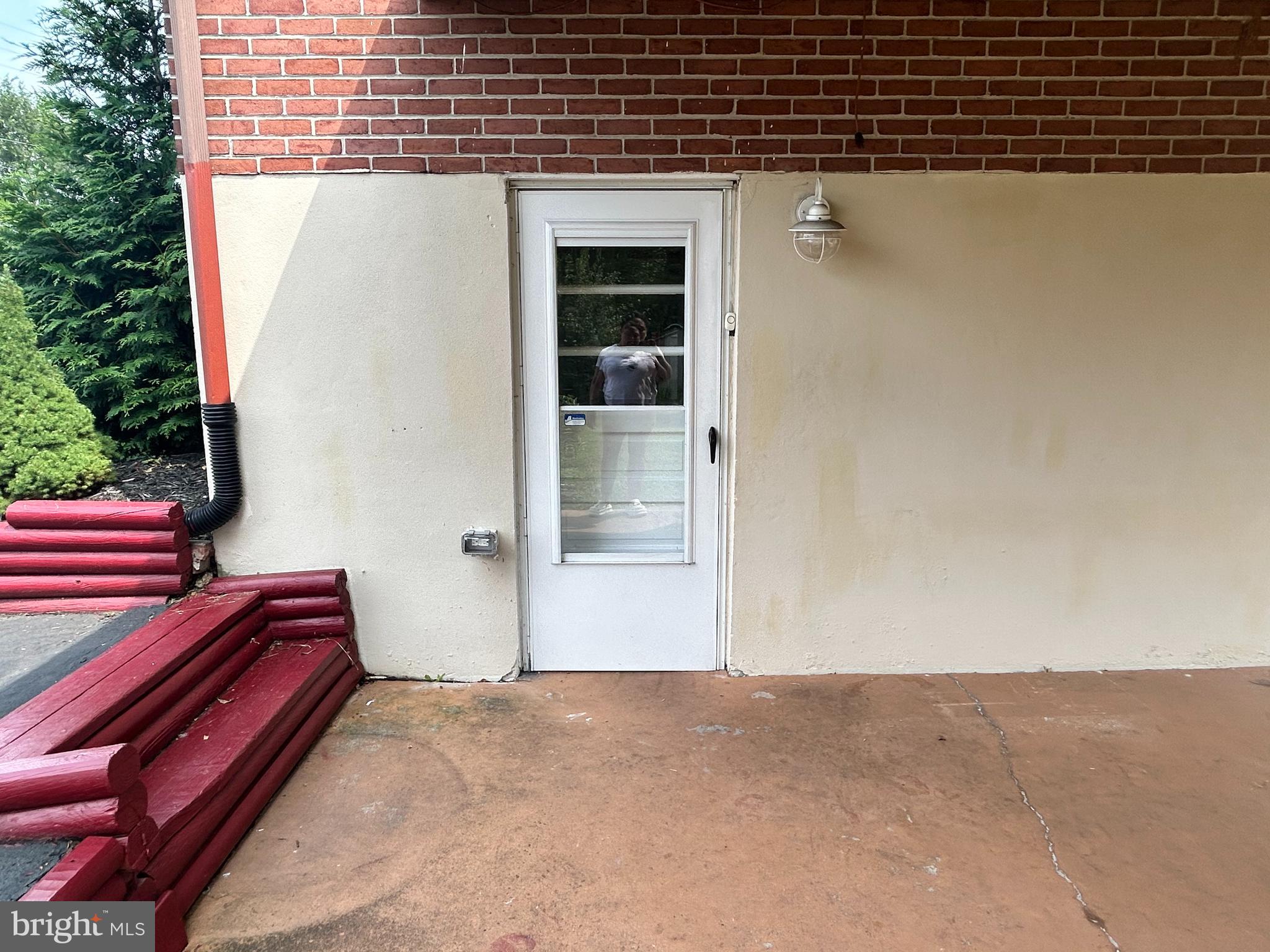 LINSTEAD - Residential Lease