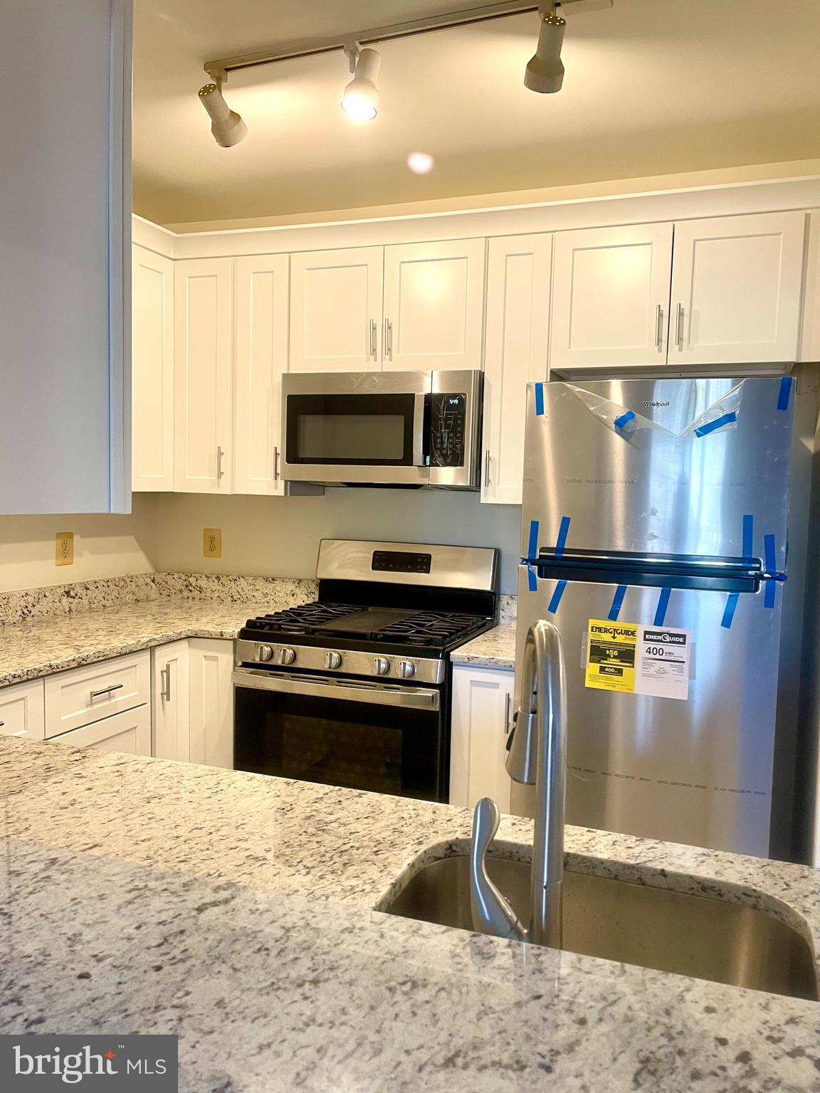 S.GLEN AT UNIVERSITY CTR - Residential Lease