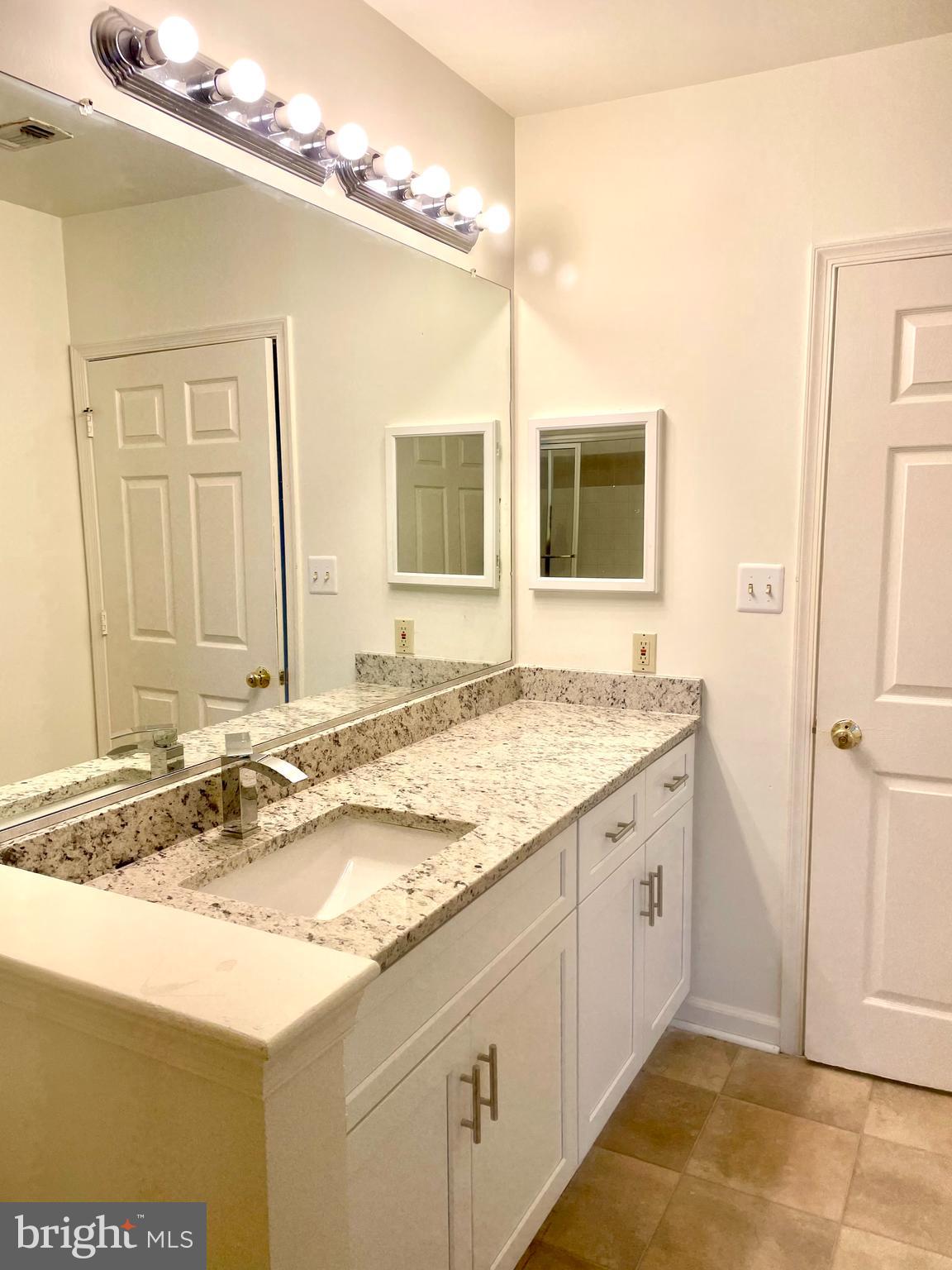 S.GLEN AT UNIVERSITY CTR - Residential Lease