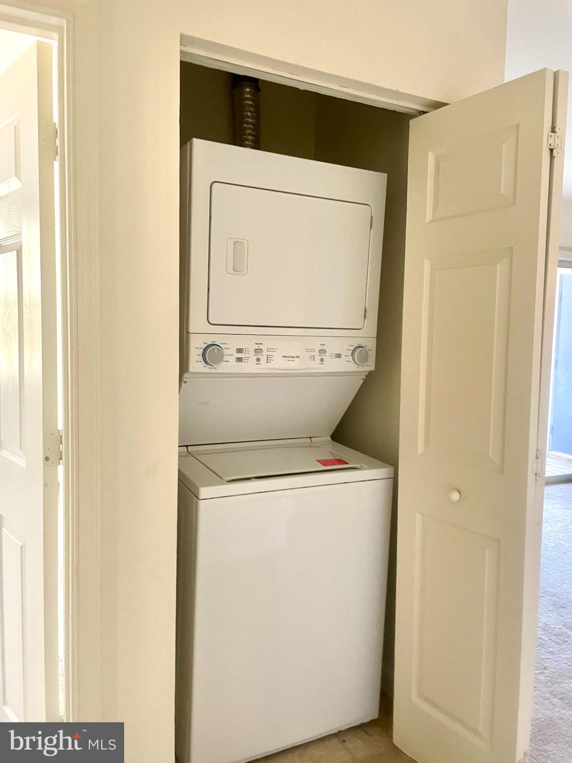 S.GLEN AT UNIVERSITY CTR - Residential Lease