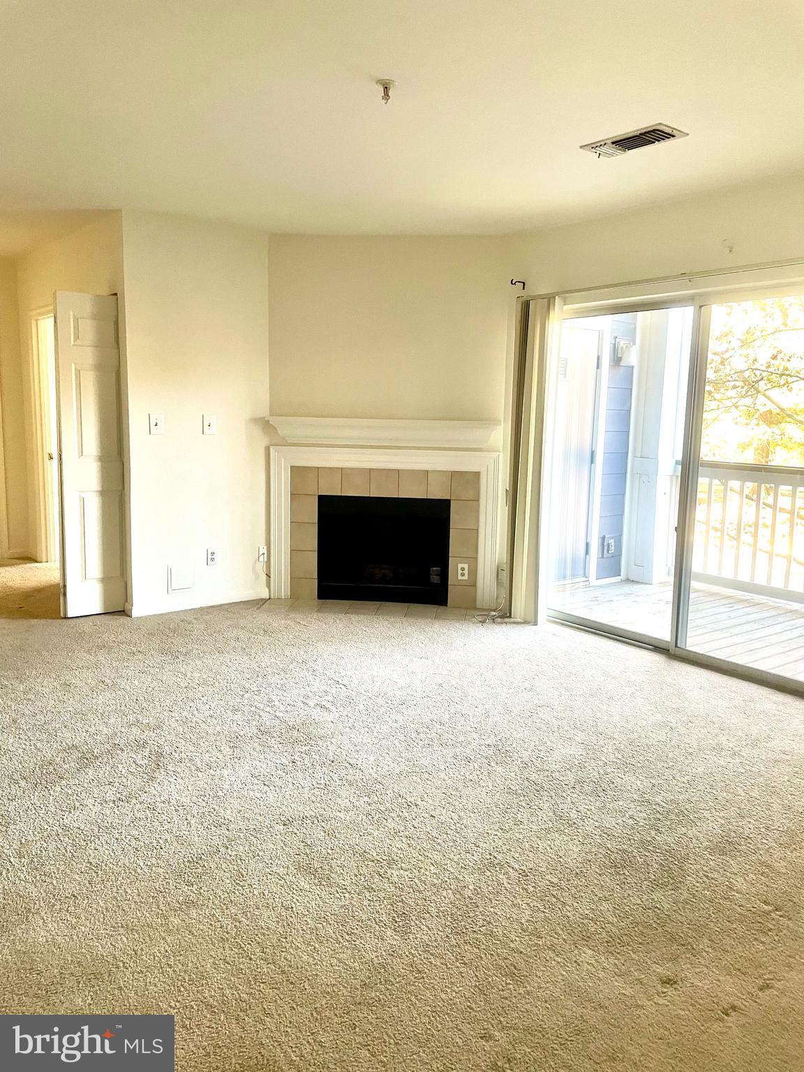 S.GLEN AT UNIVERSITY CTR - Residential Lease