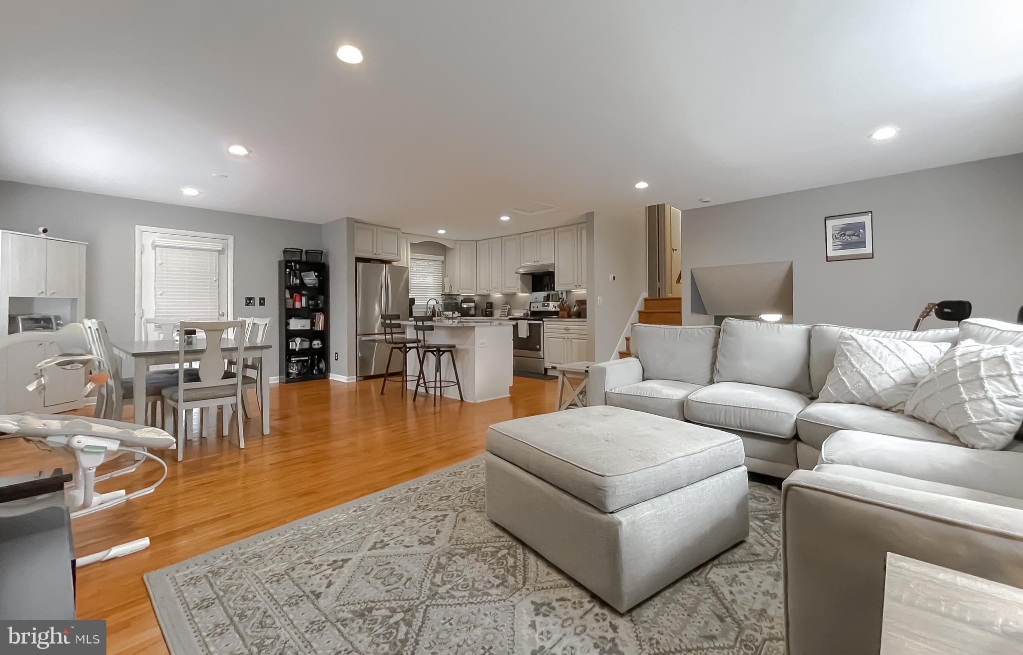 LONG BEACH - Residential