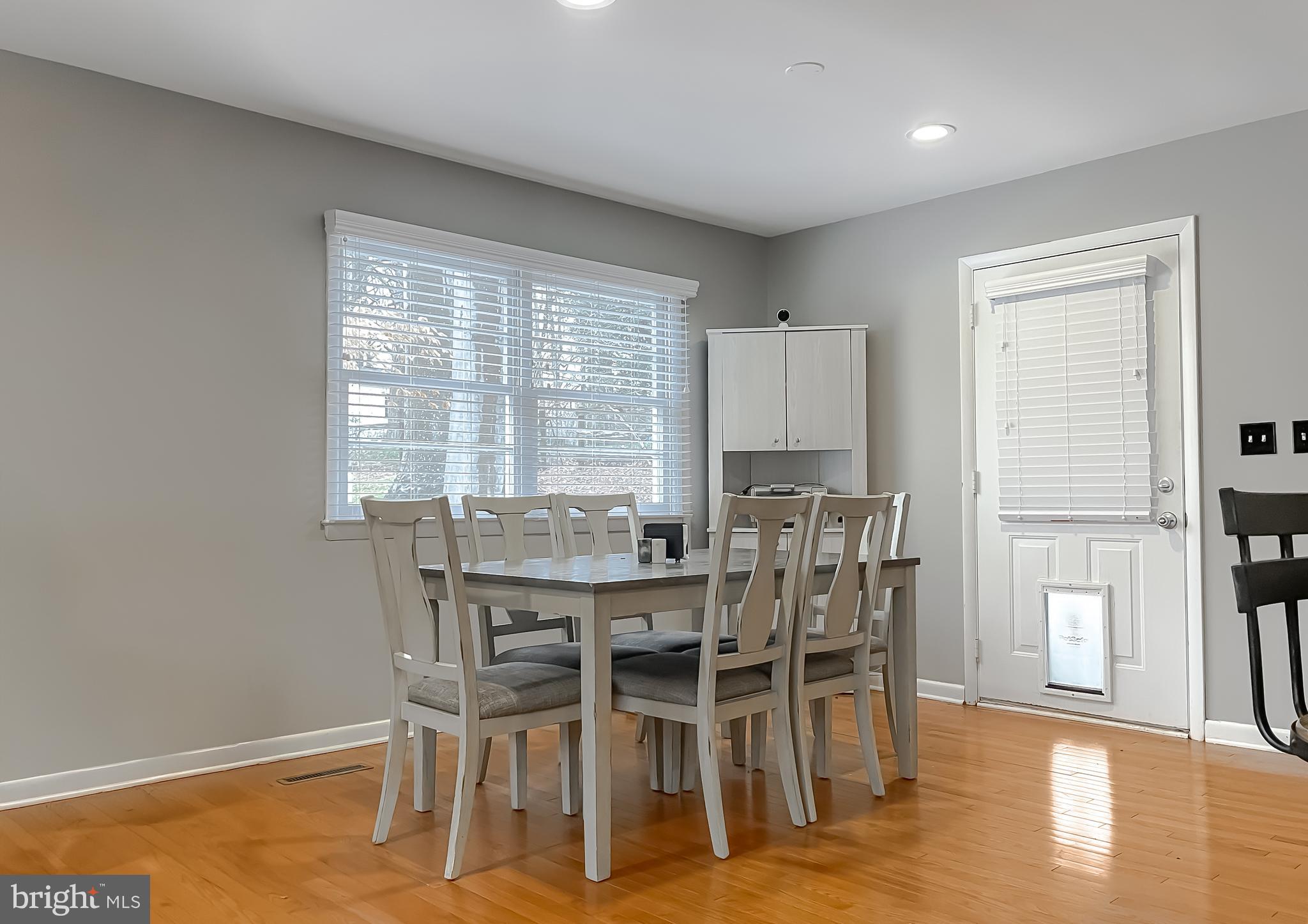 LONG BEACH - Residential