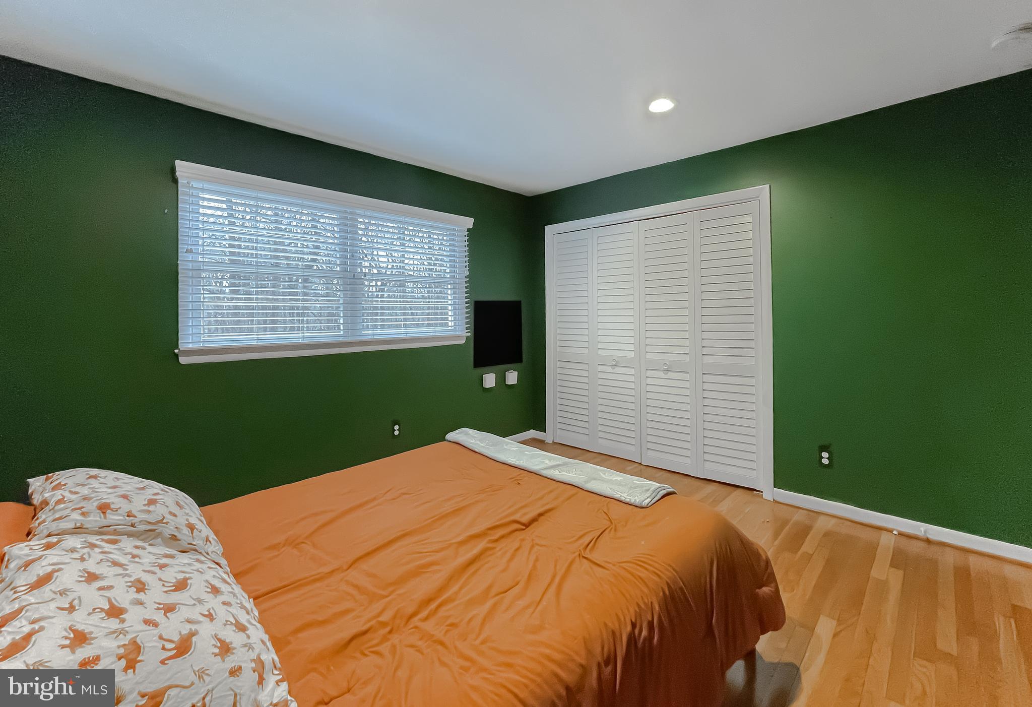 LONG BEACH - Residential