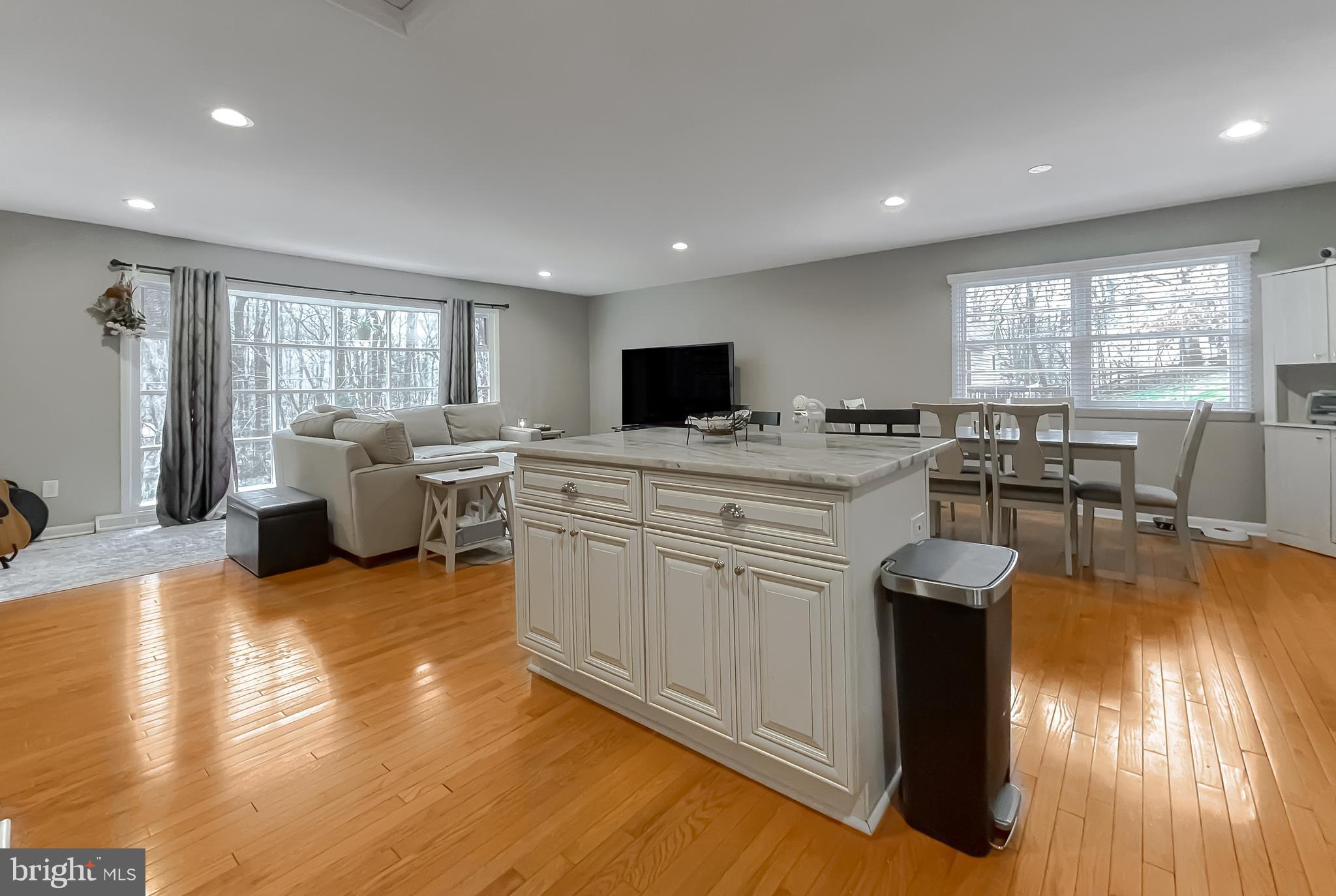 LONG BEACH - Residential