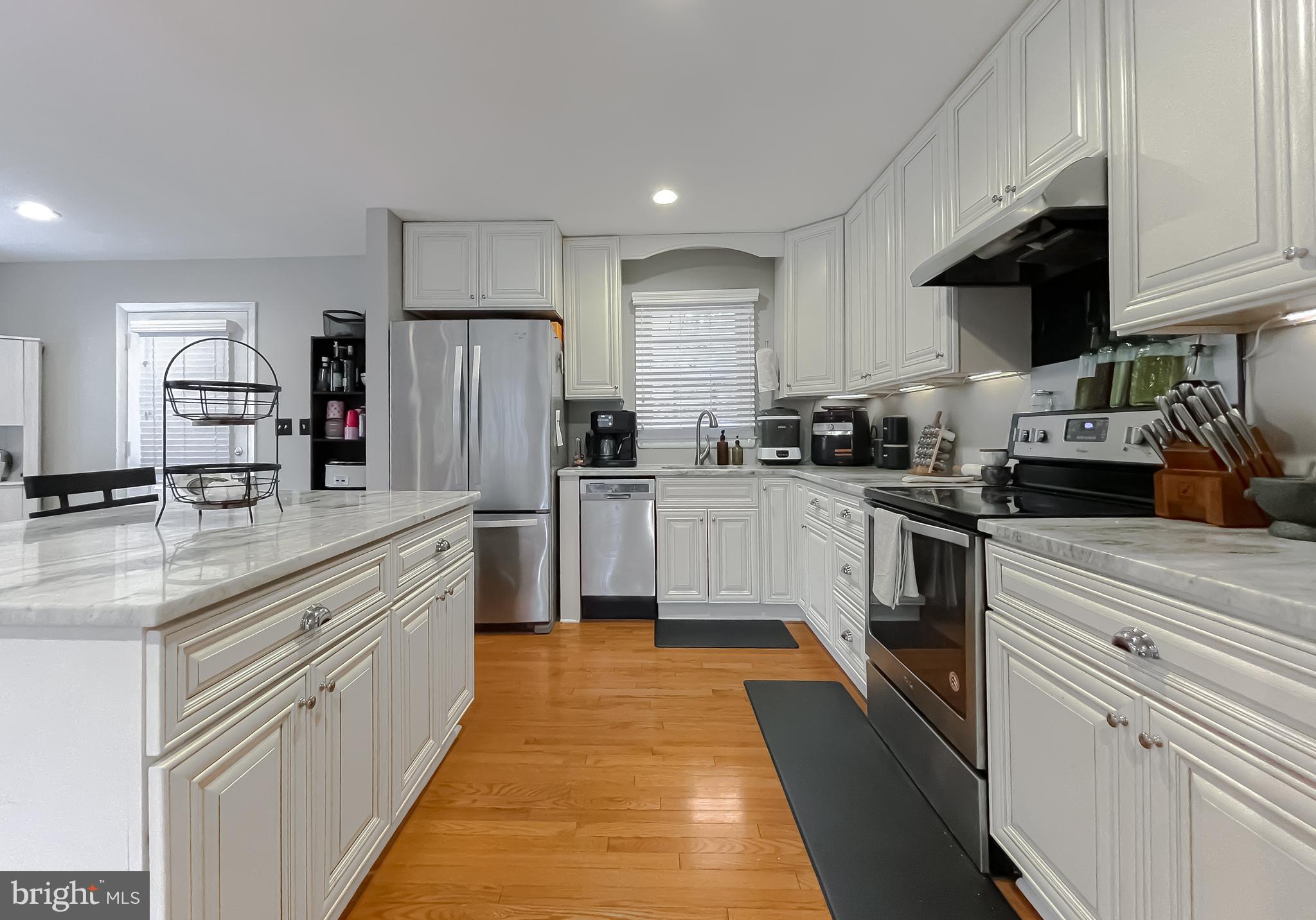 LONG BEACH - Residential