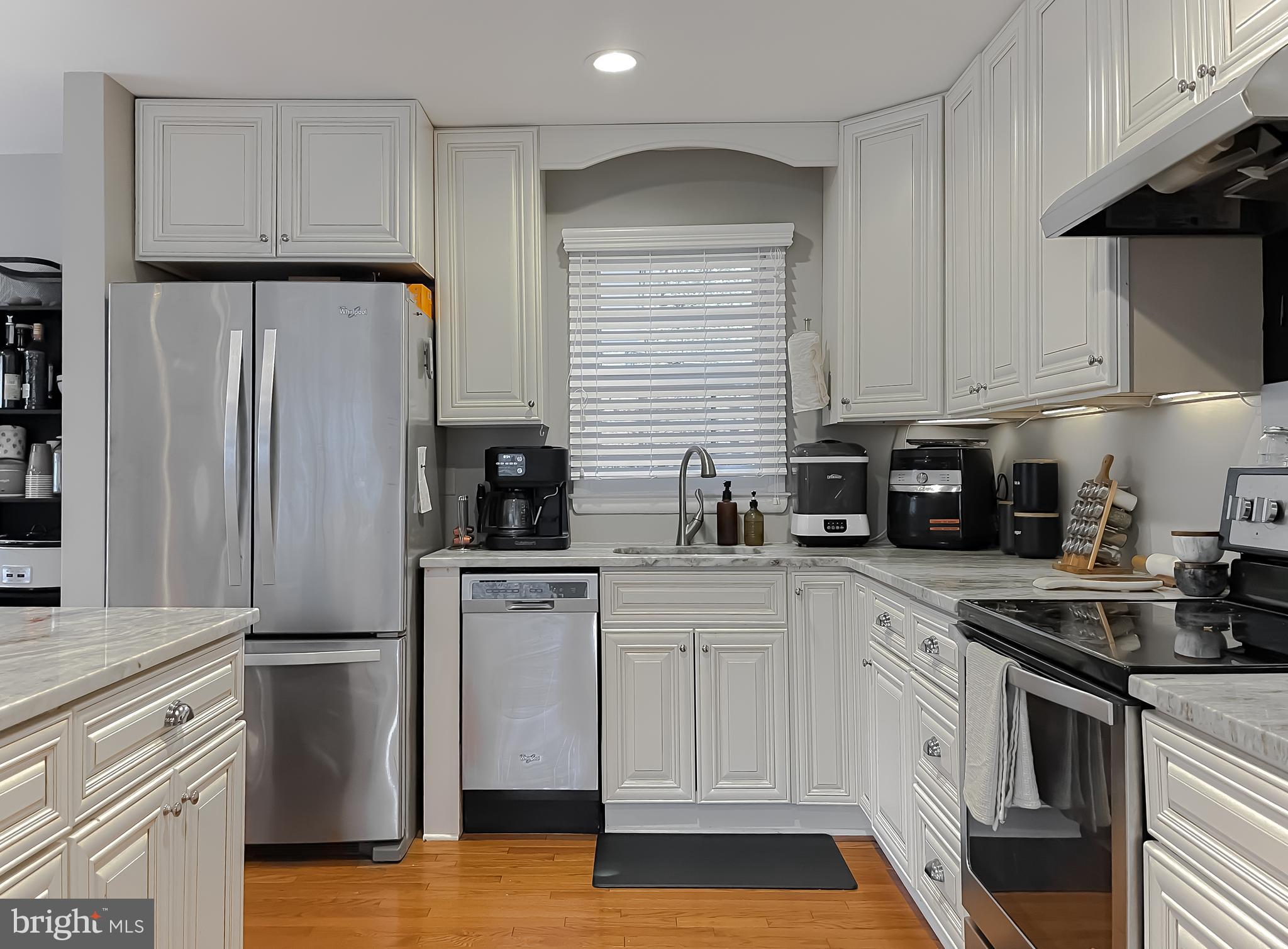 LONG BEACH - Residential