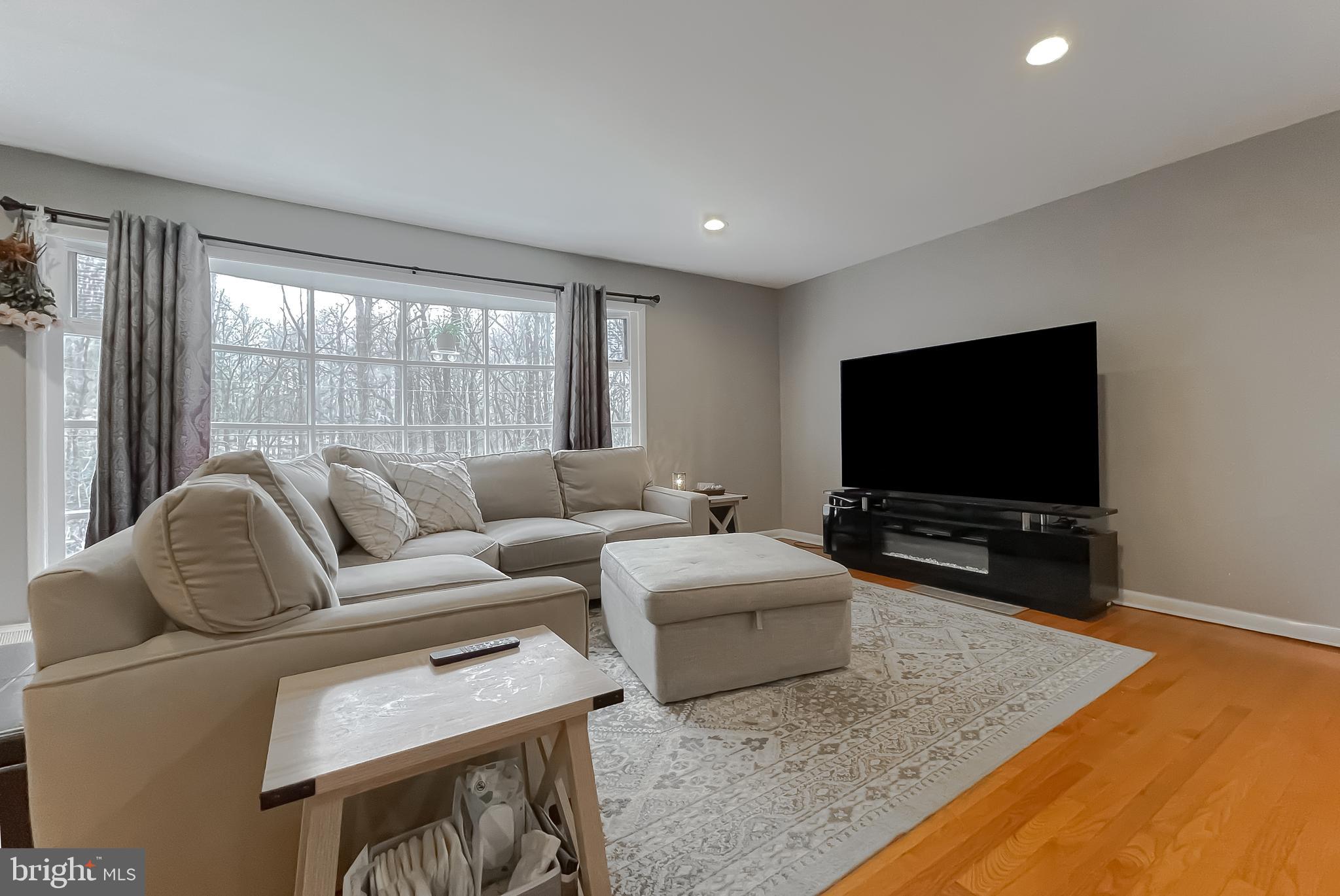 LONG BEACH - Residential