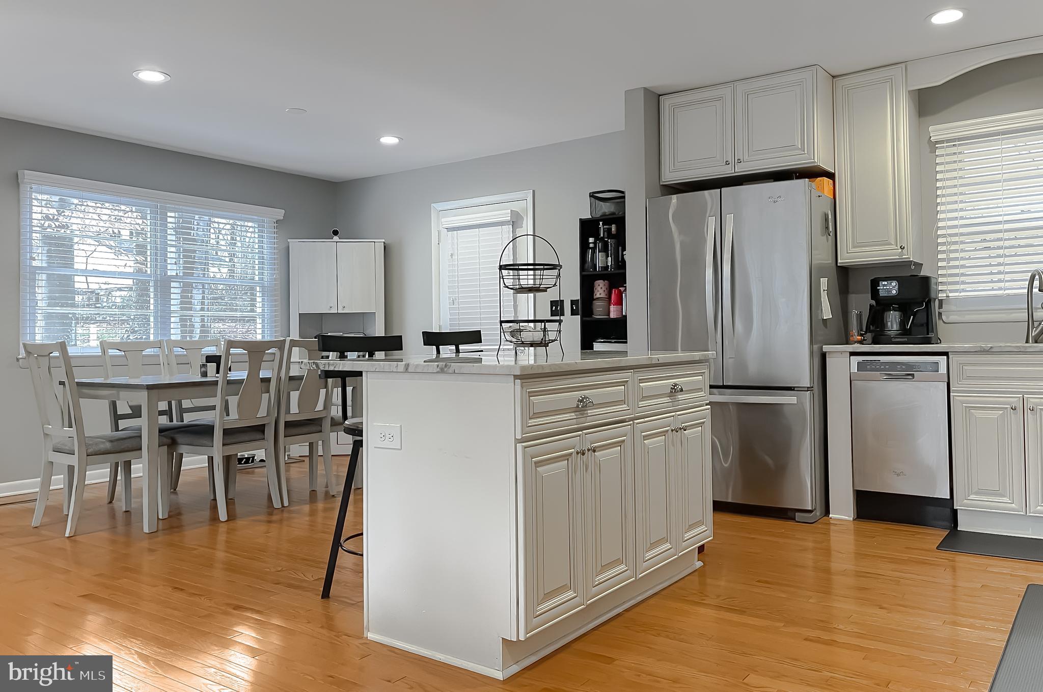 LONG BEACH - Residential