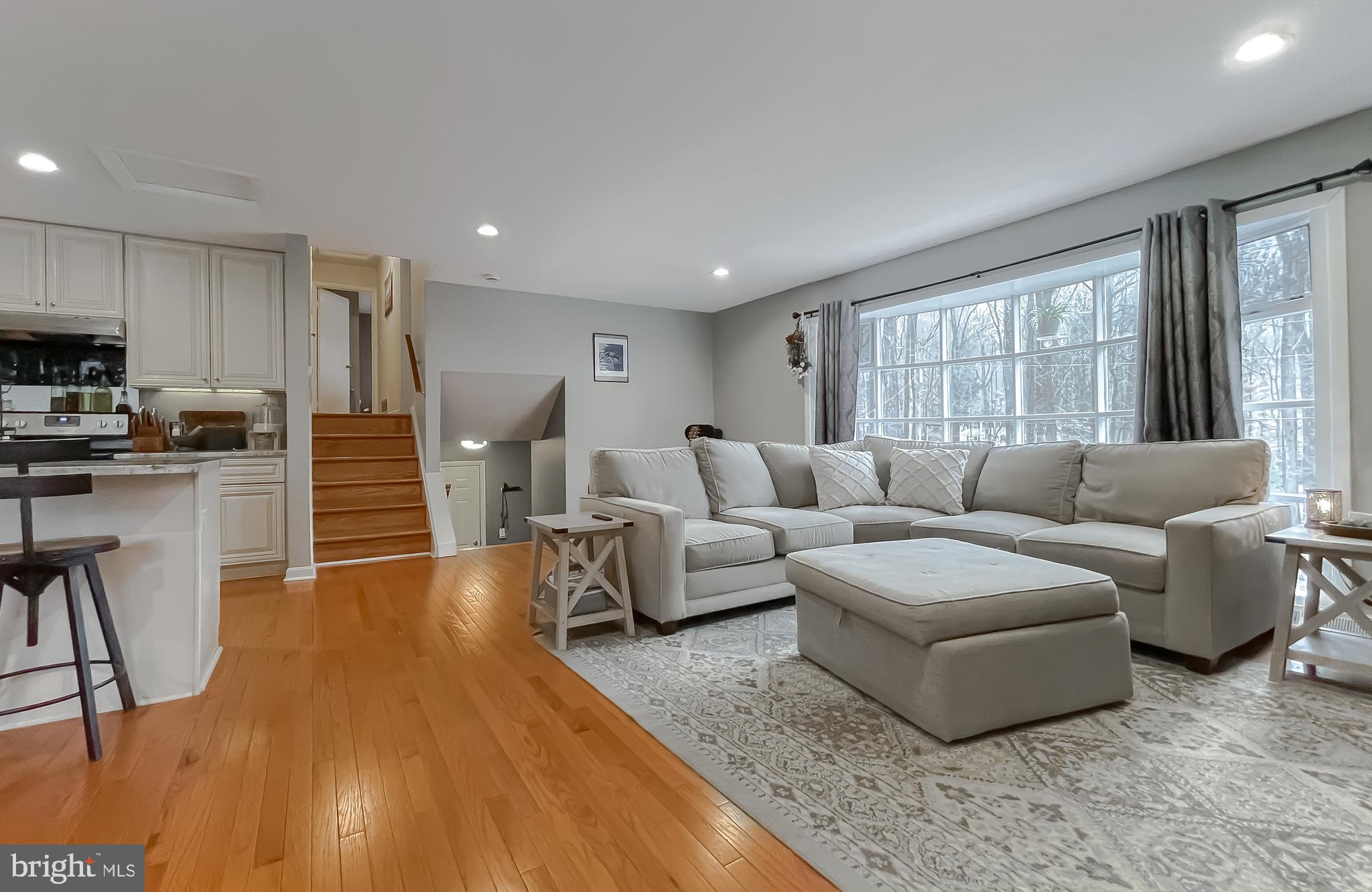 LONG BEACH - Residential