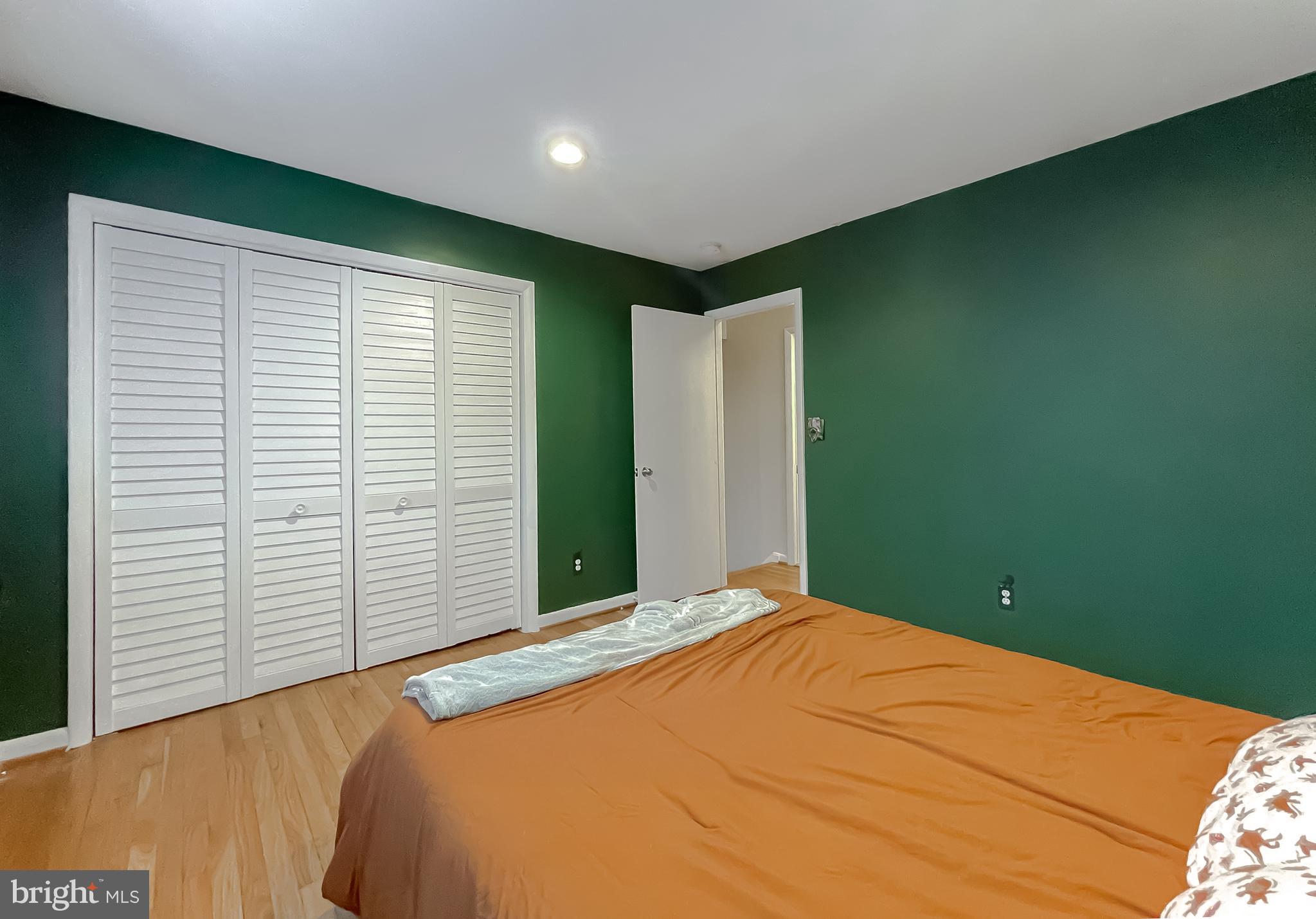 LONG BEACH - Residential