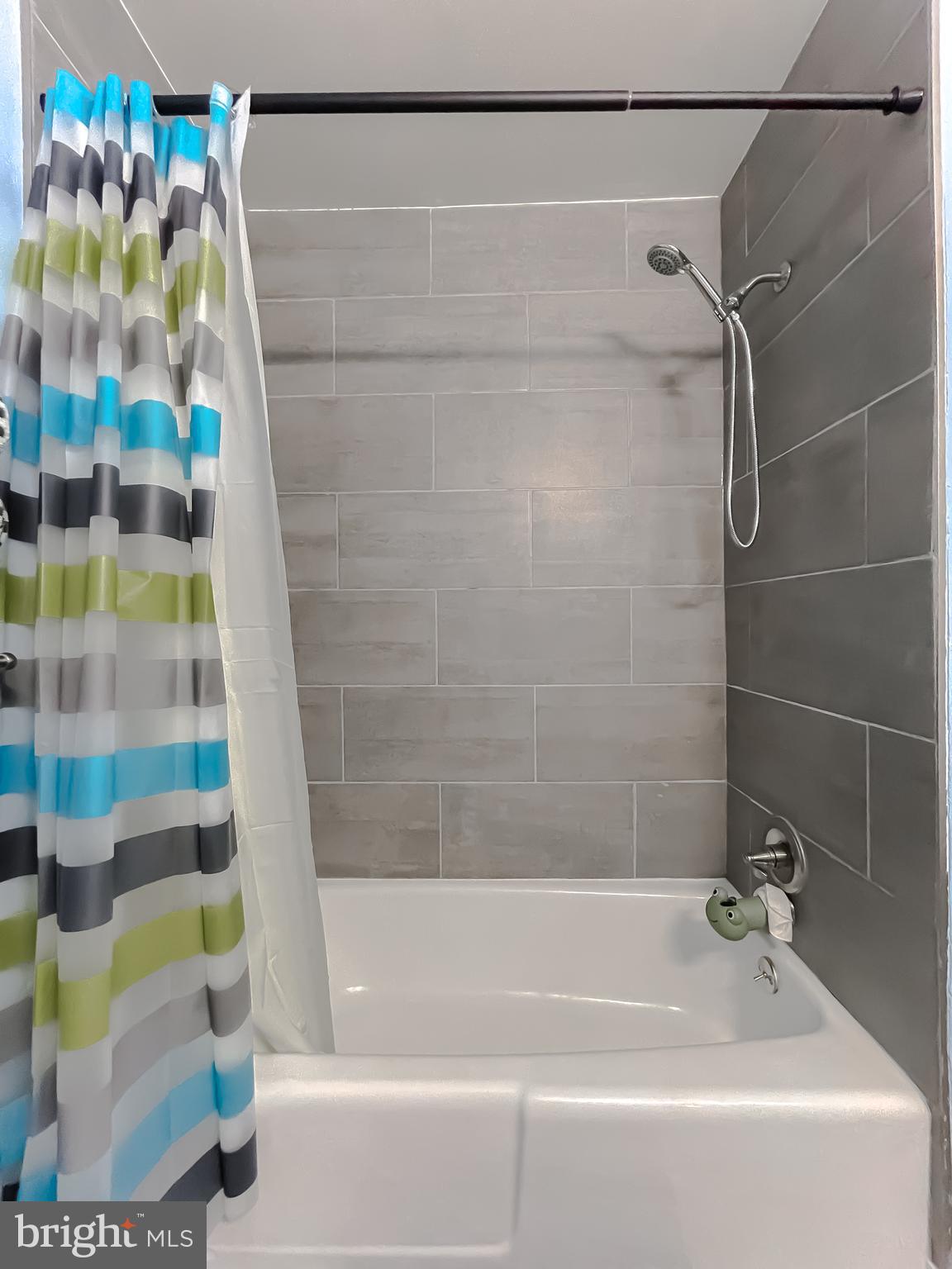 LONG BEACH - Residential