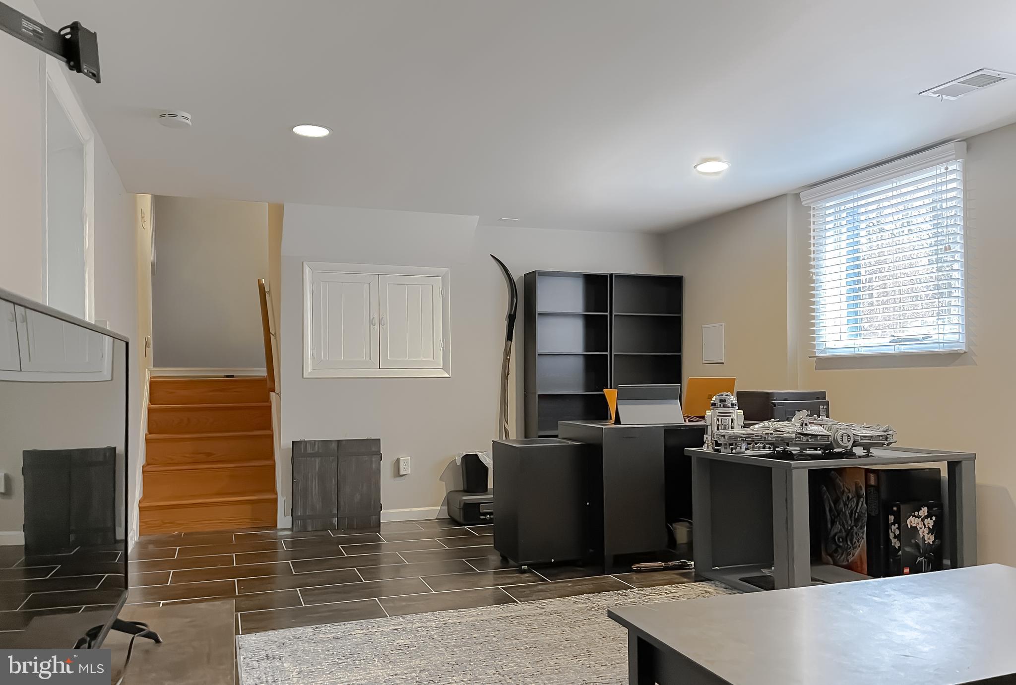 LONG BEACH - Residential