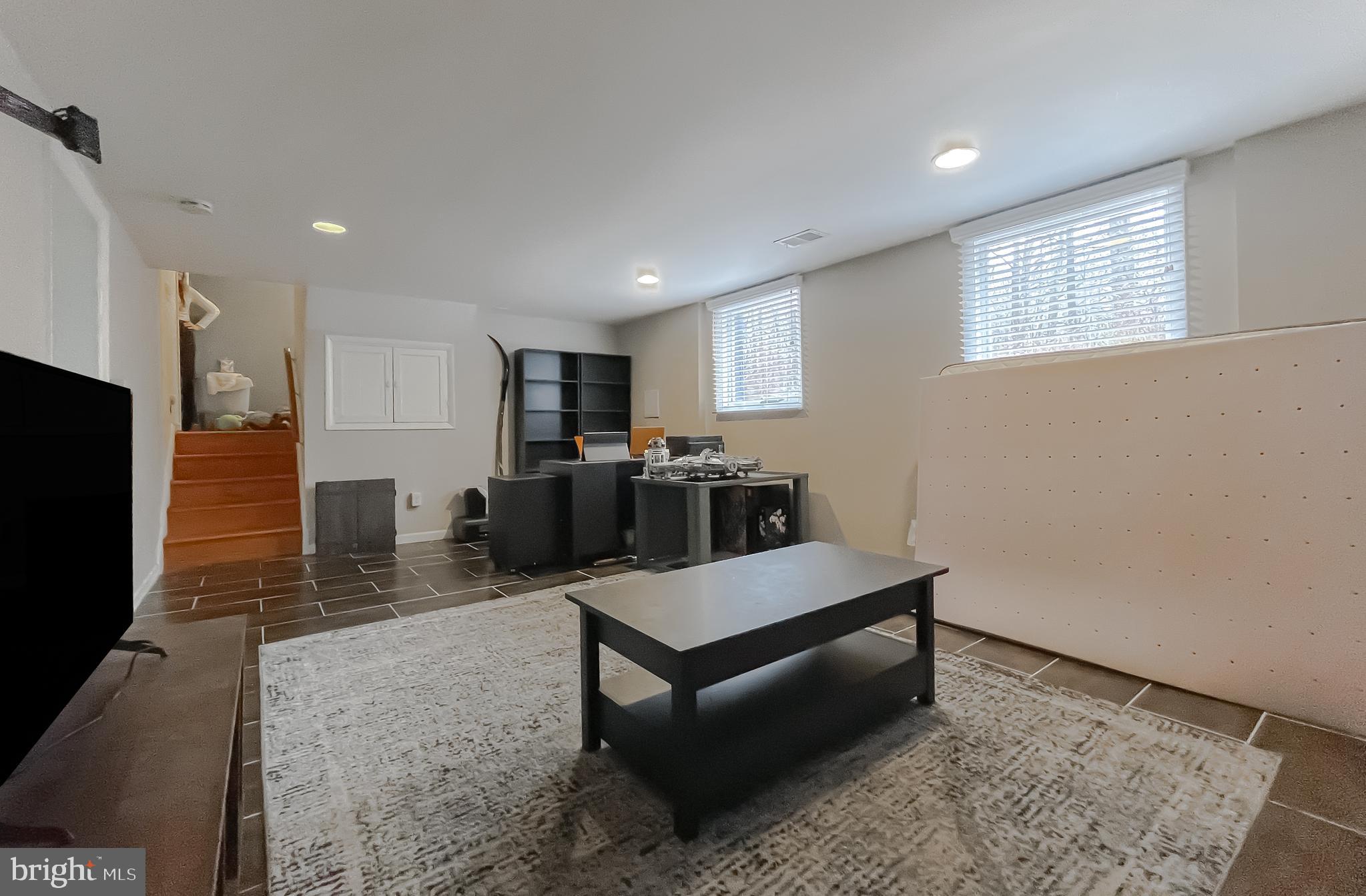 LONG BEACH - Residential