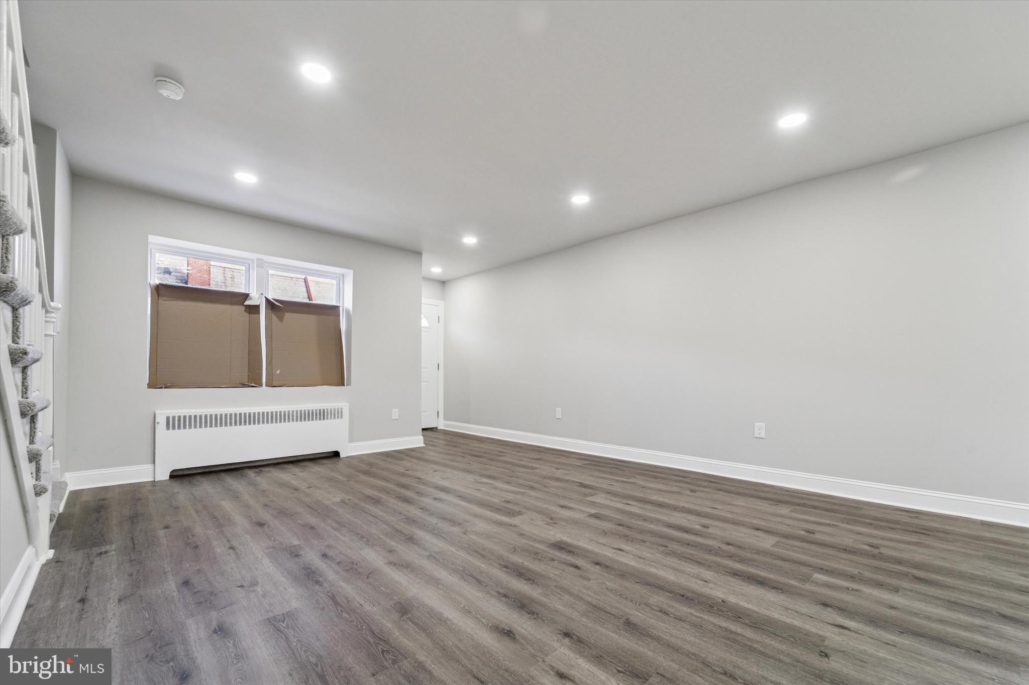 WALNUT HILL - Residential