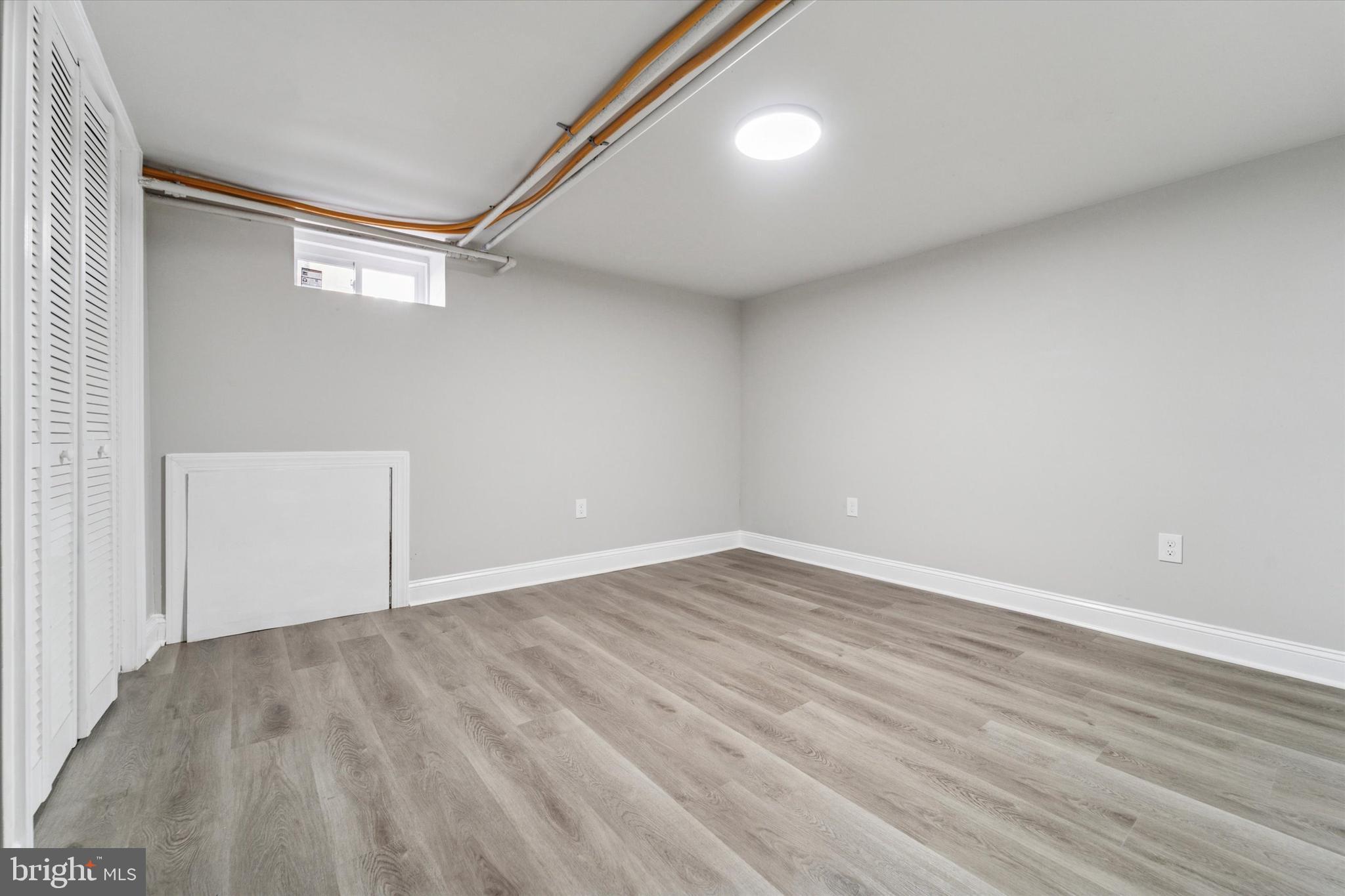 WALNUT HILL - Residential