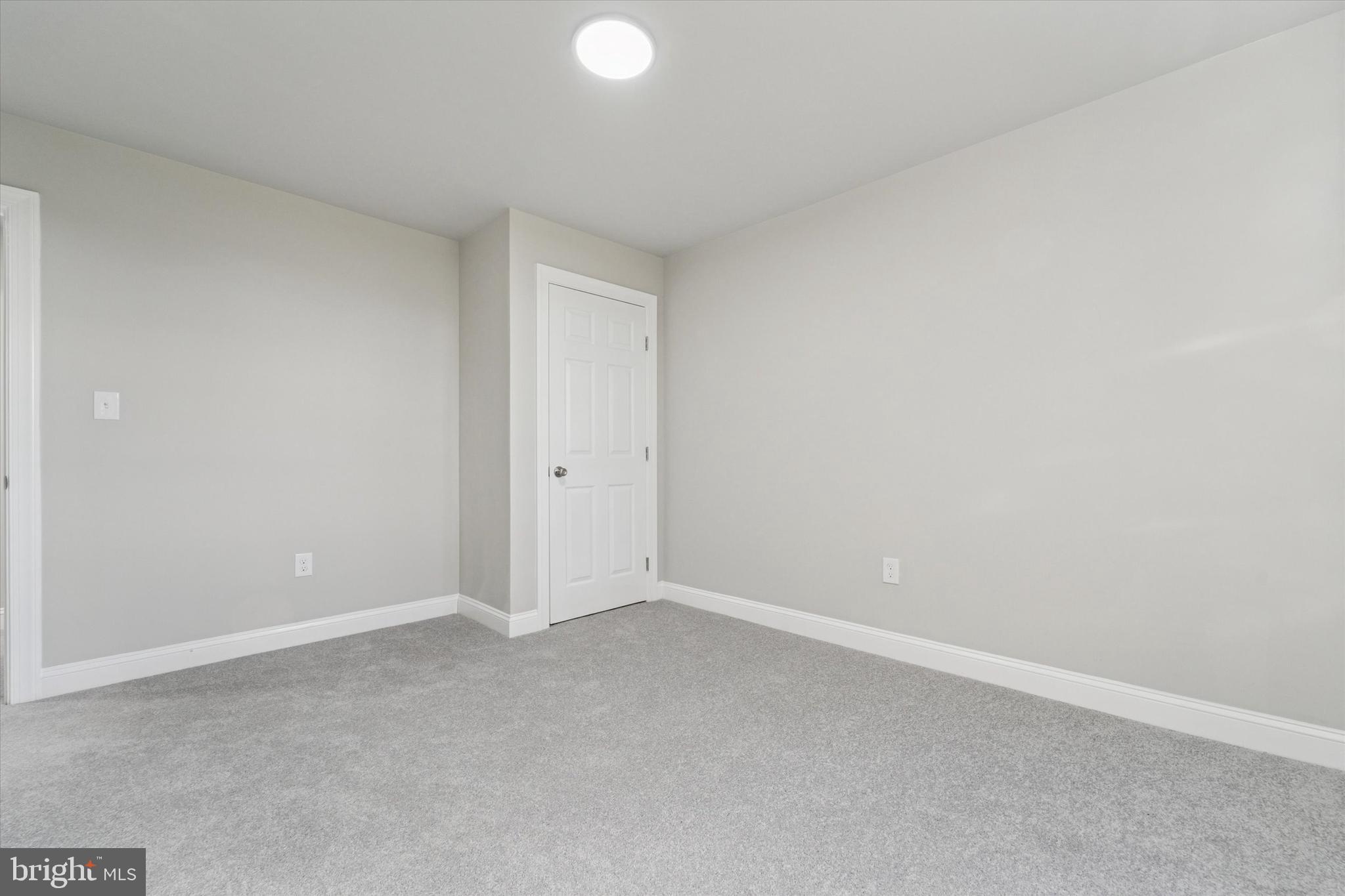 WALNUT HILL - Residential