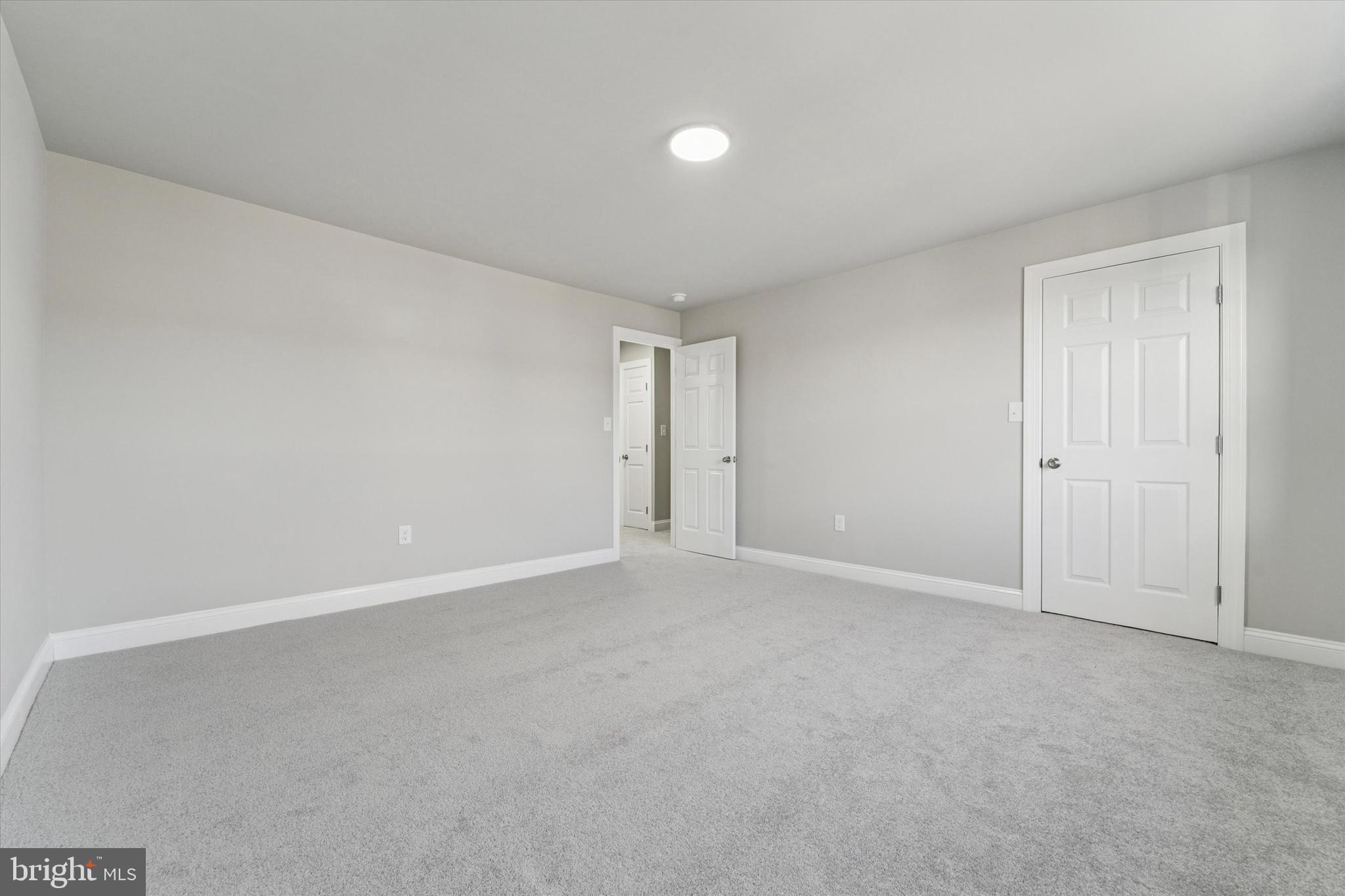 WALNUT HILL - Residential