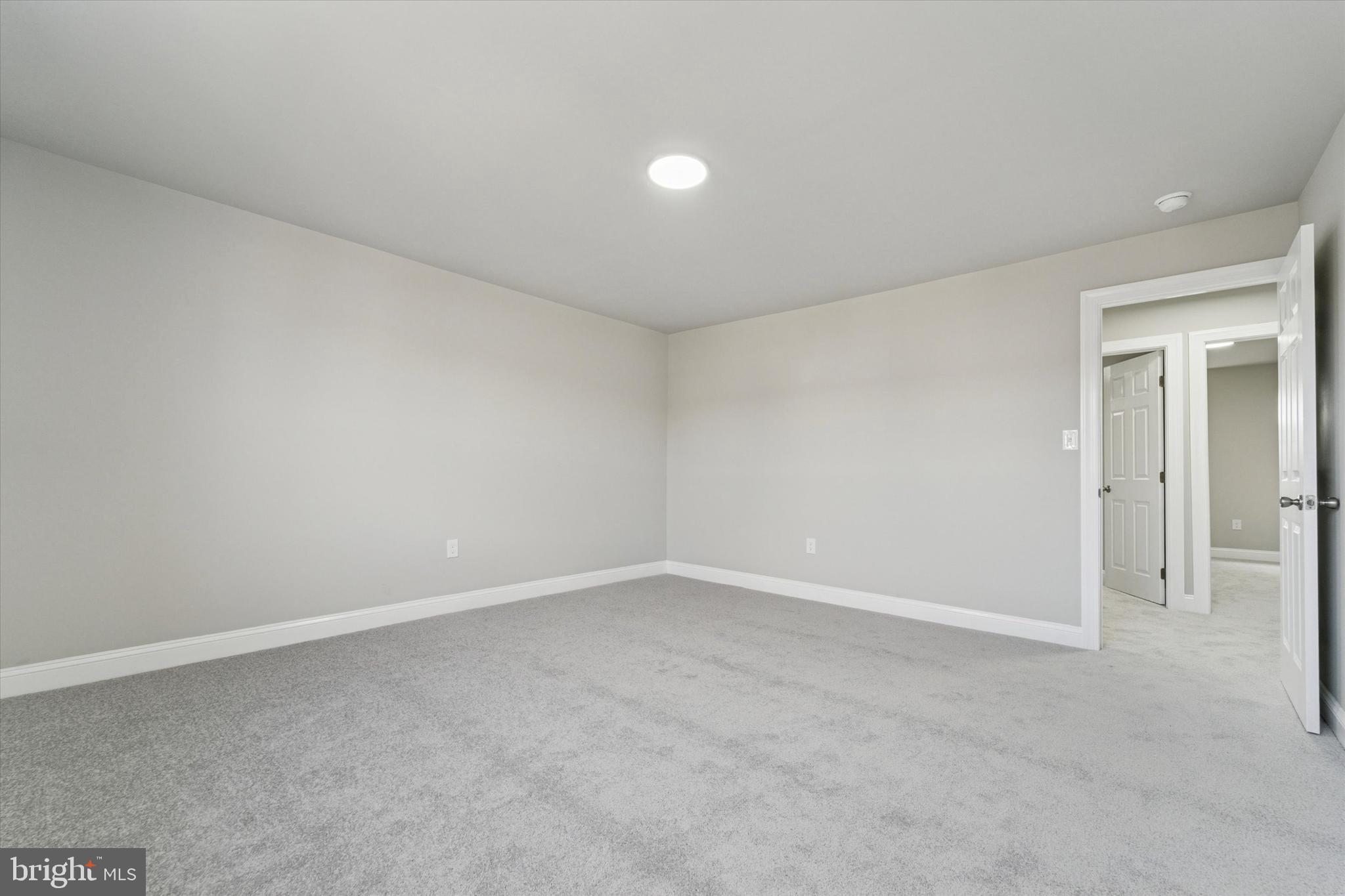 WALNUT HILL - Residential