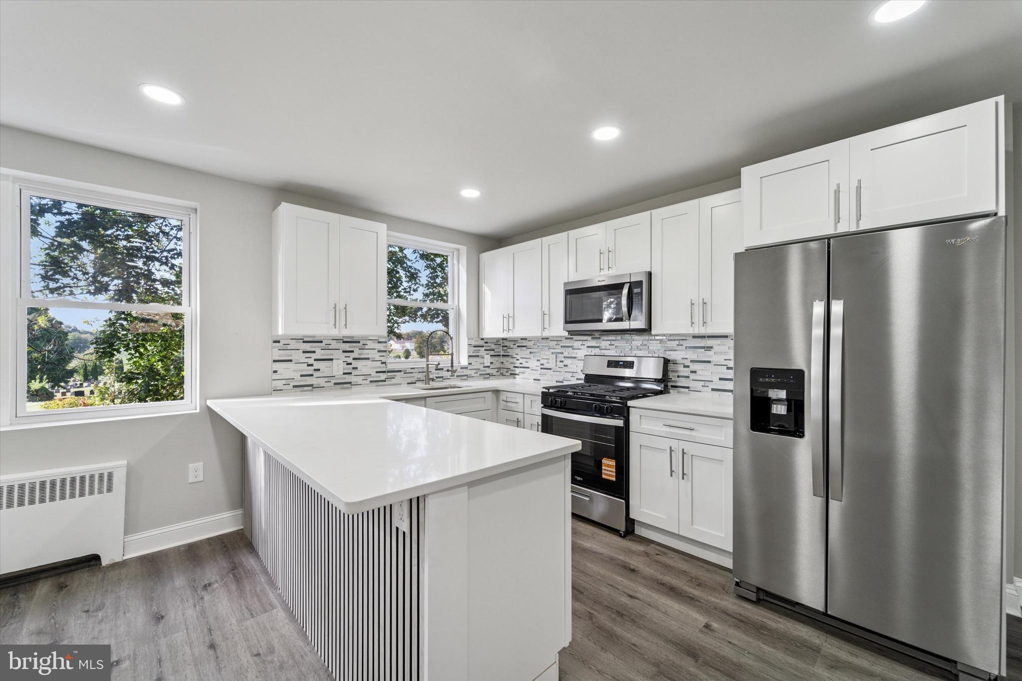 WALNUT HILL - Residential