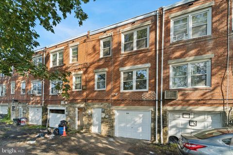 6858 CLOVER LANE UPPER DARBY PA 19082