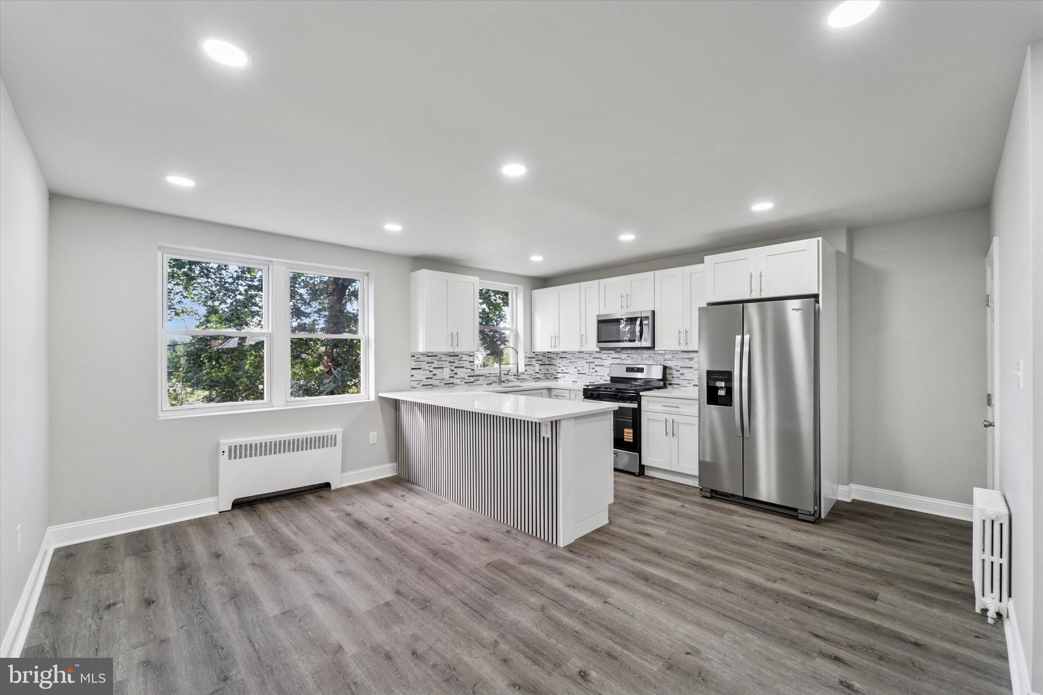 WALNUT HILL - Residential