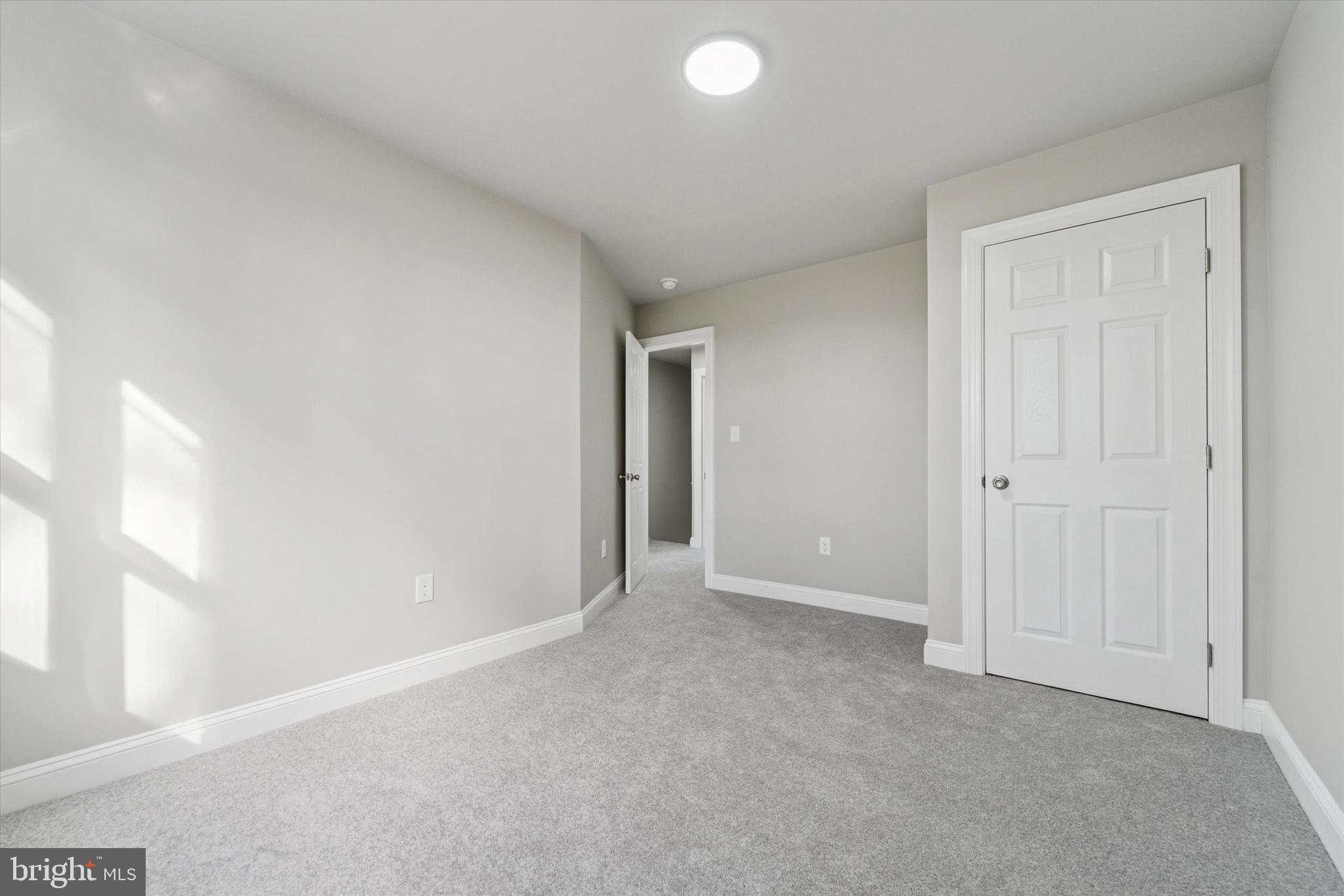 WALNUT HILL - Residential