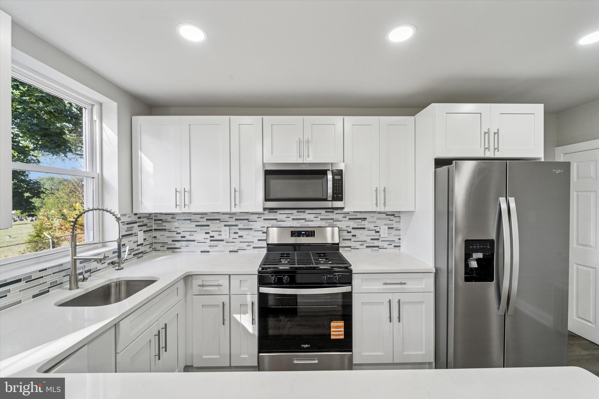 WALNUT HILL - Residential