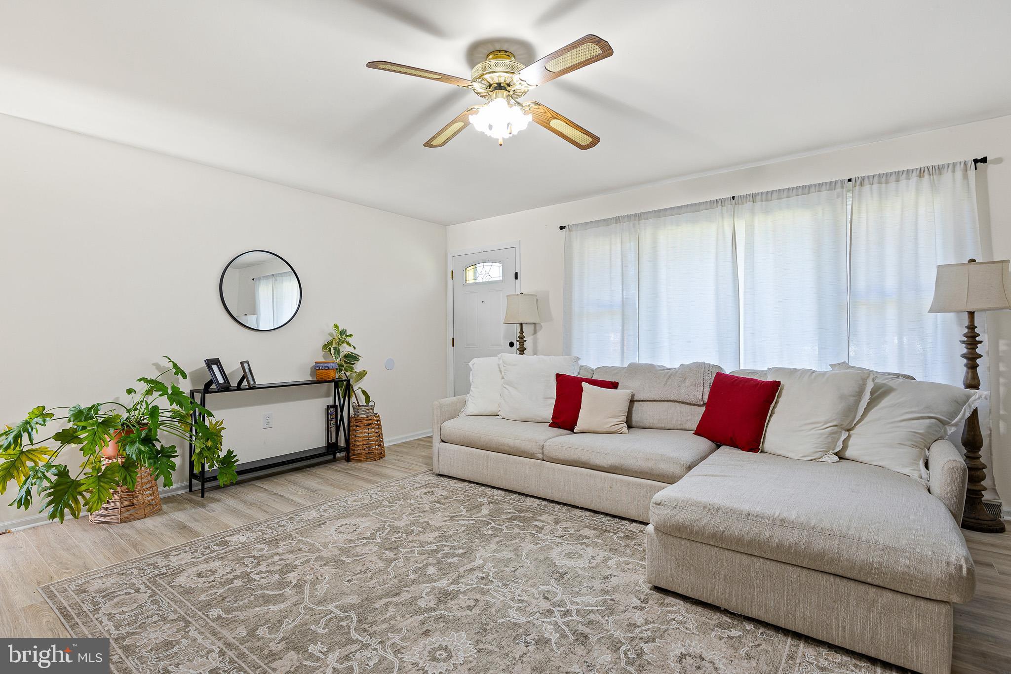 4 KIPLING DRIVE