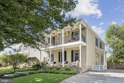 2606 CAROLINE STREET FREDERICKSBURG VA 22401