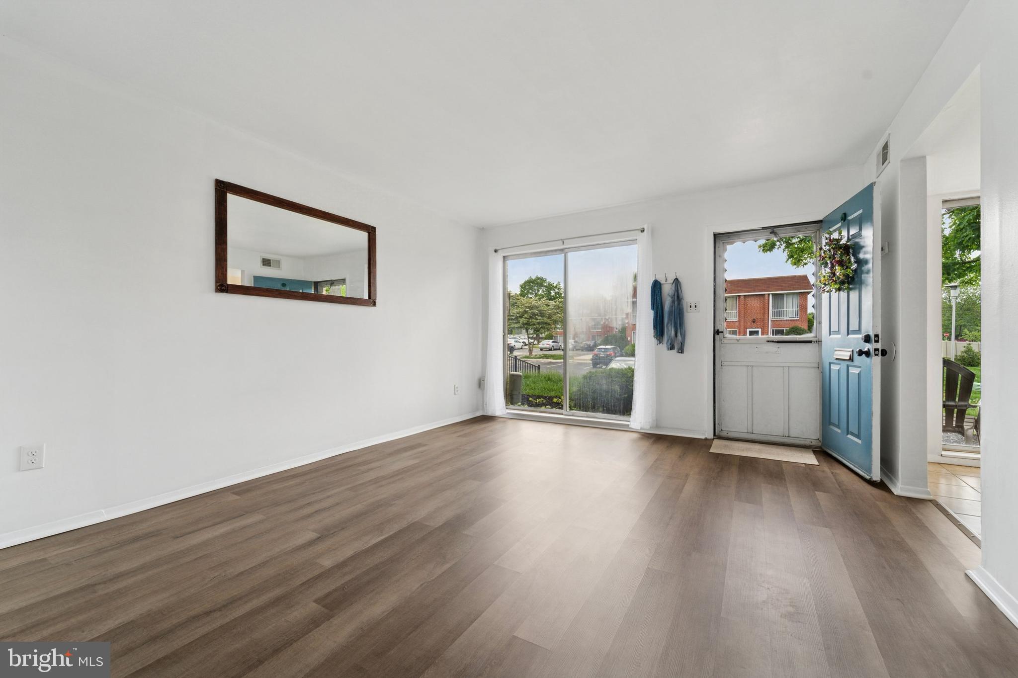 YORKTOWN - Residential