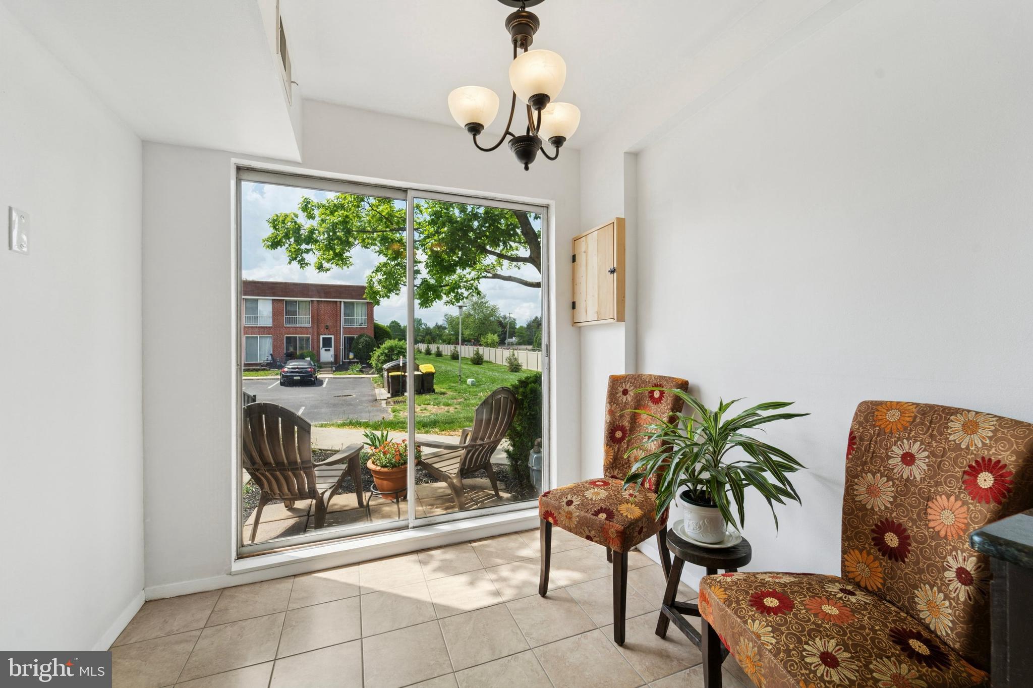 YORKTOWN - Residential