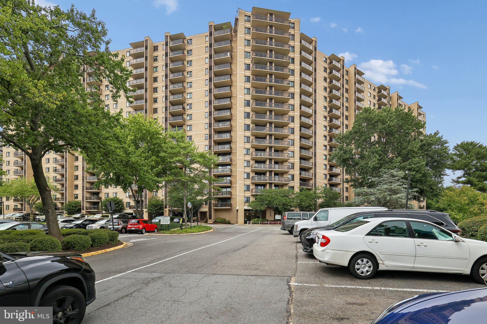 203 YOAKUM PARKWAY 925