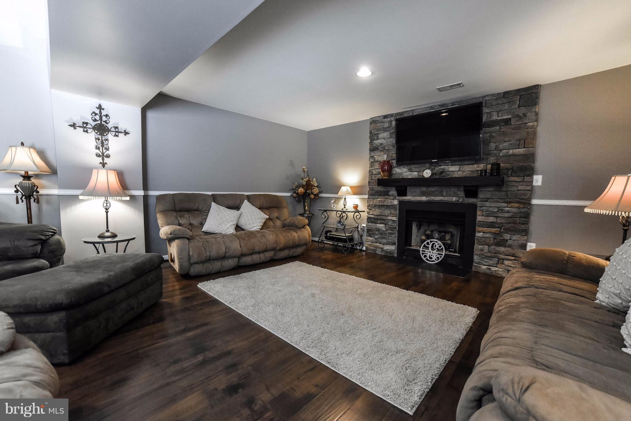 SUMMERWOOD - Residential