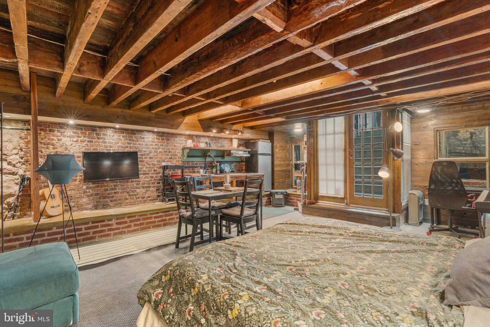 SOCIETY HILL - Residential