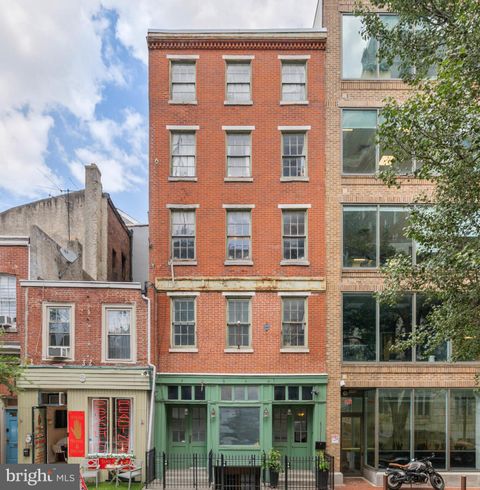Townhouse For Sale - 105 S 2nd Street<br/> PHILADELPHIA, PA 19106